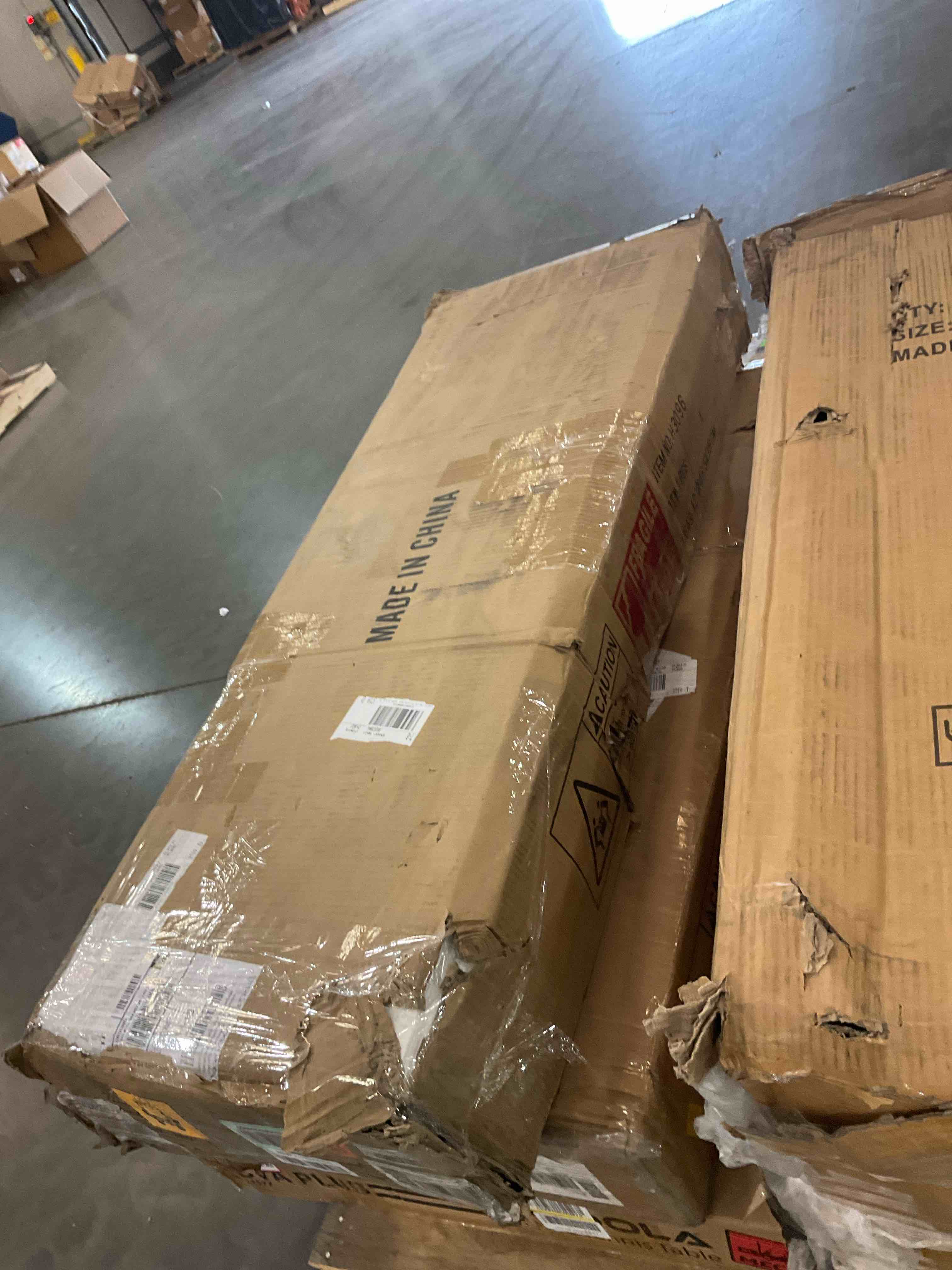 https://s3.amazonaws.com/lotting-images-prod/BargainHunt/BHL00148349_1713372256817.jpeg