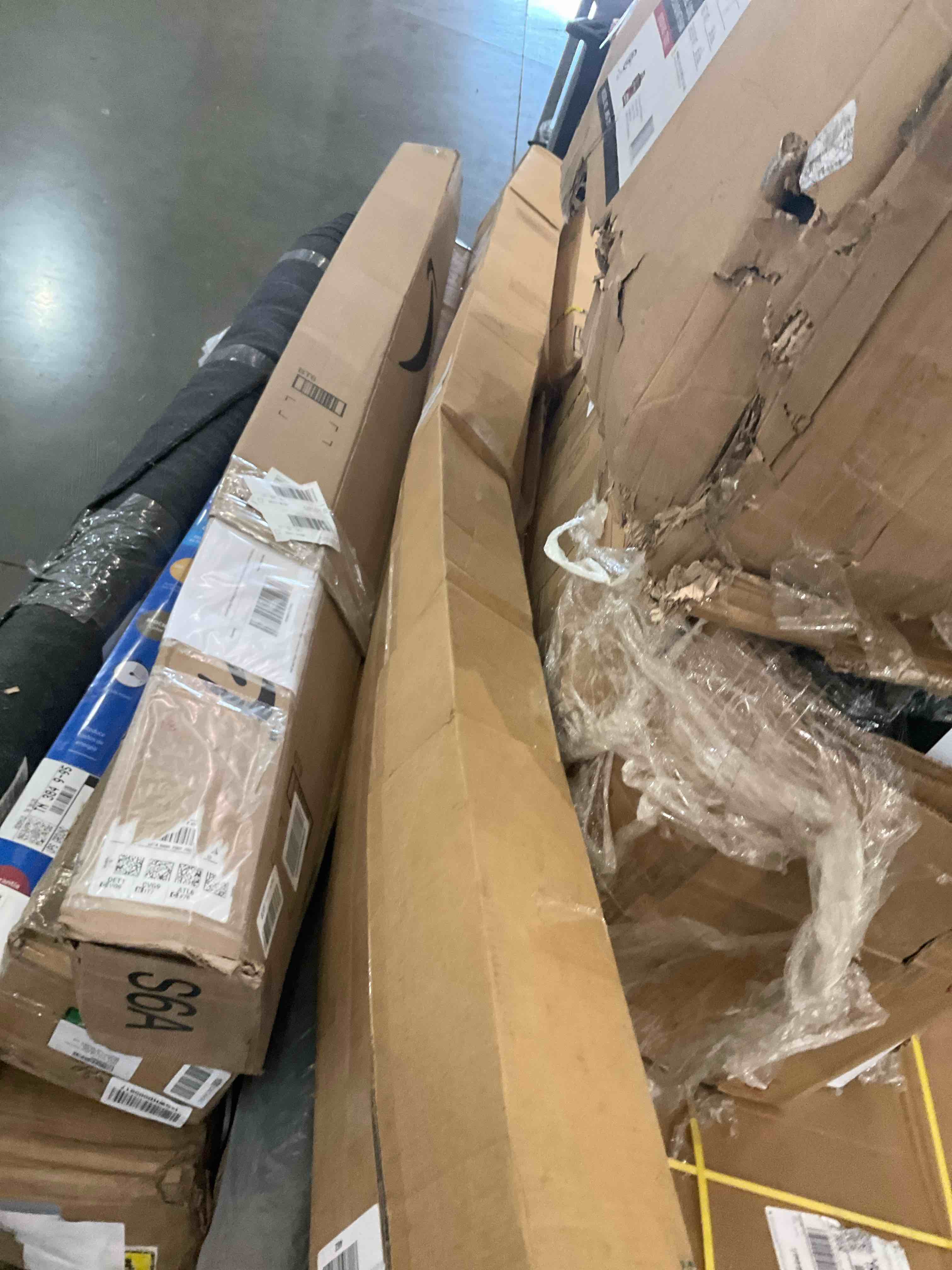 https://s3.amazonaws.com/lotting-images-prod/BargainHunt/BHL00148350_1713373475272.jpeg