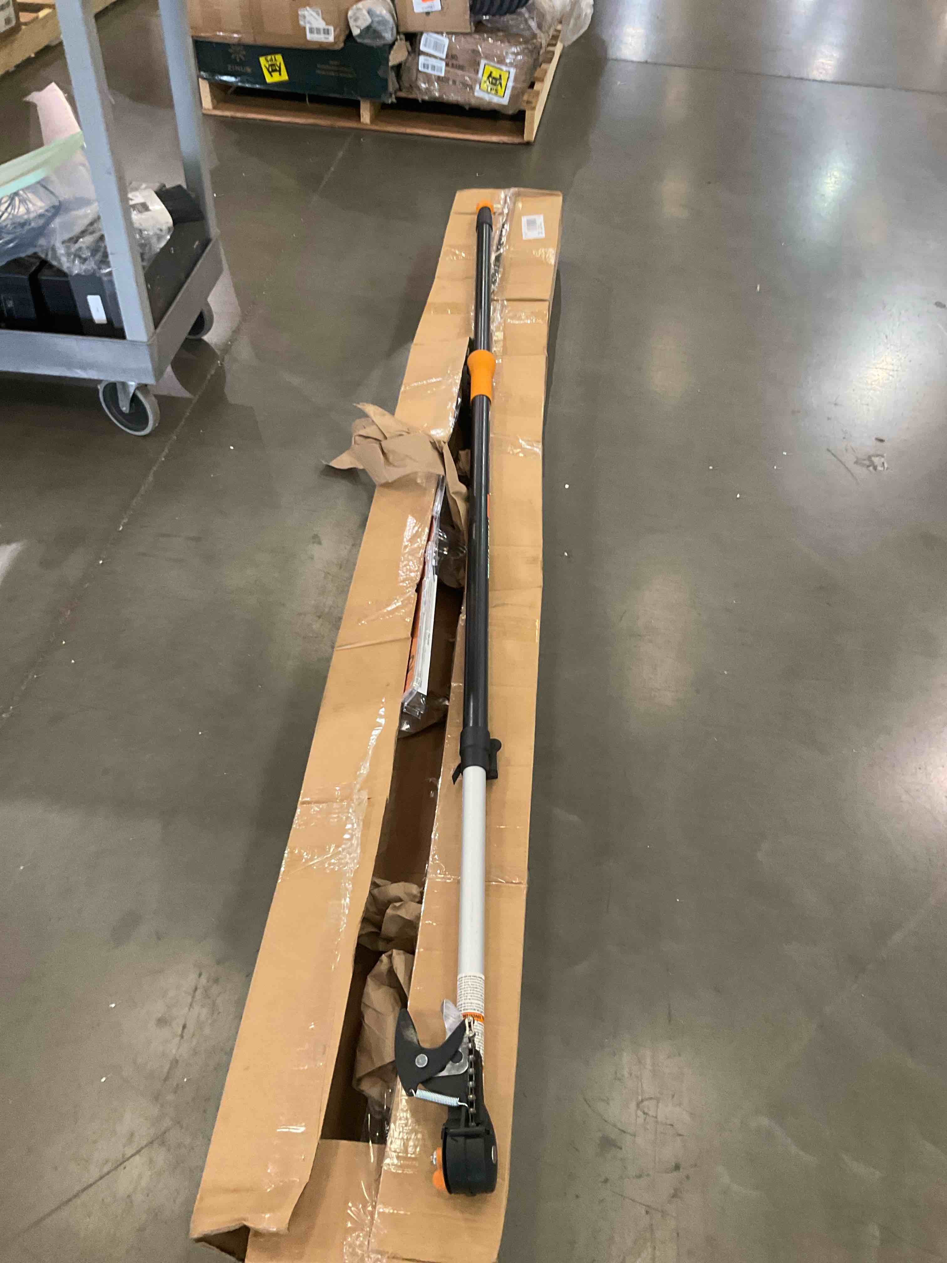 https://s3.amazonaws.com/lotting-images-prod/BargainHunt/BHL00148350_1713373669557.jpeg