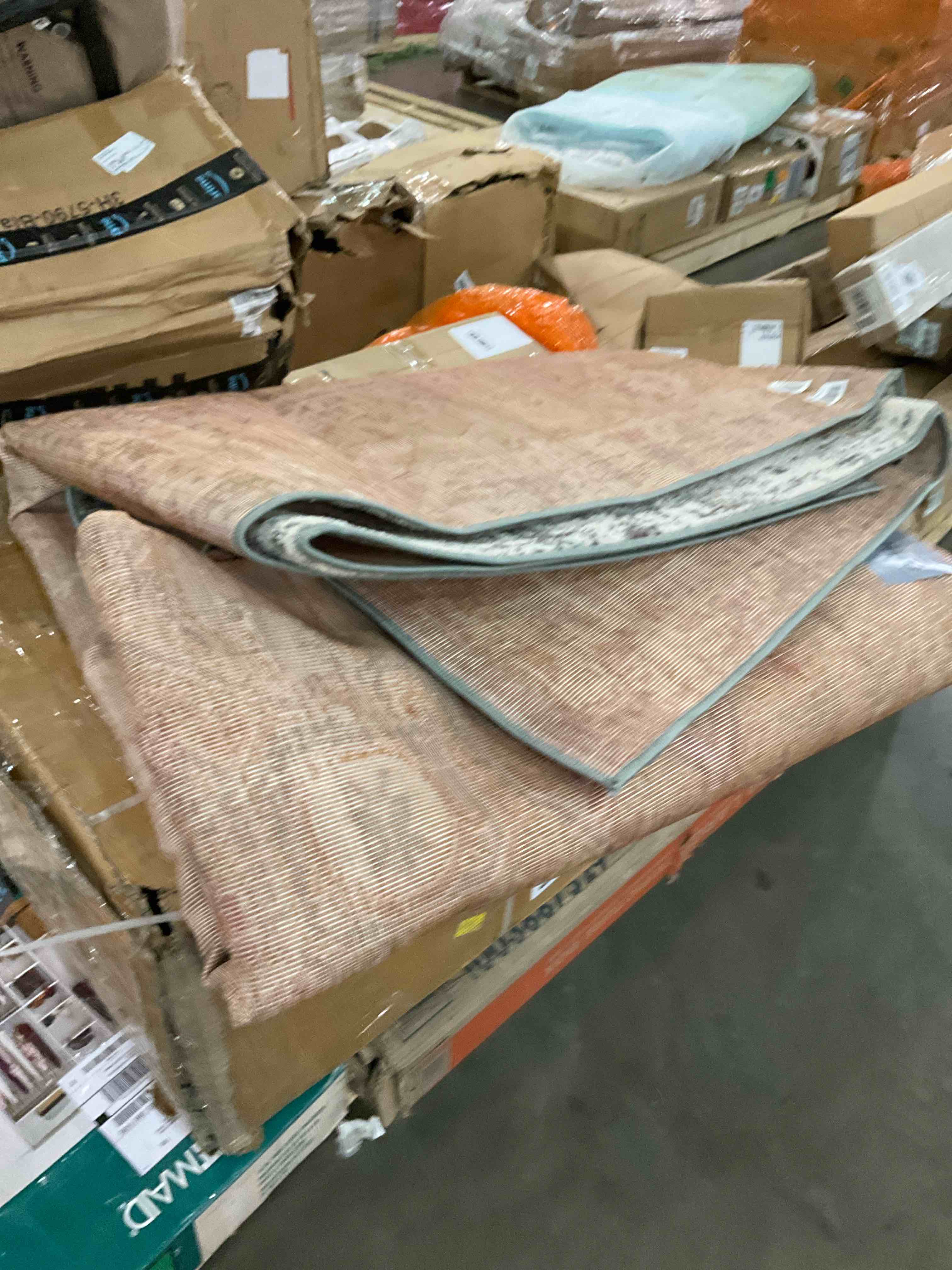 https://s3.amazonaws.com/lotting-images-prod/BargainHunt/BHL00148461_1713539387112.jpeg