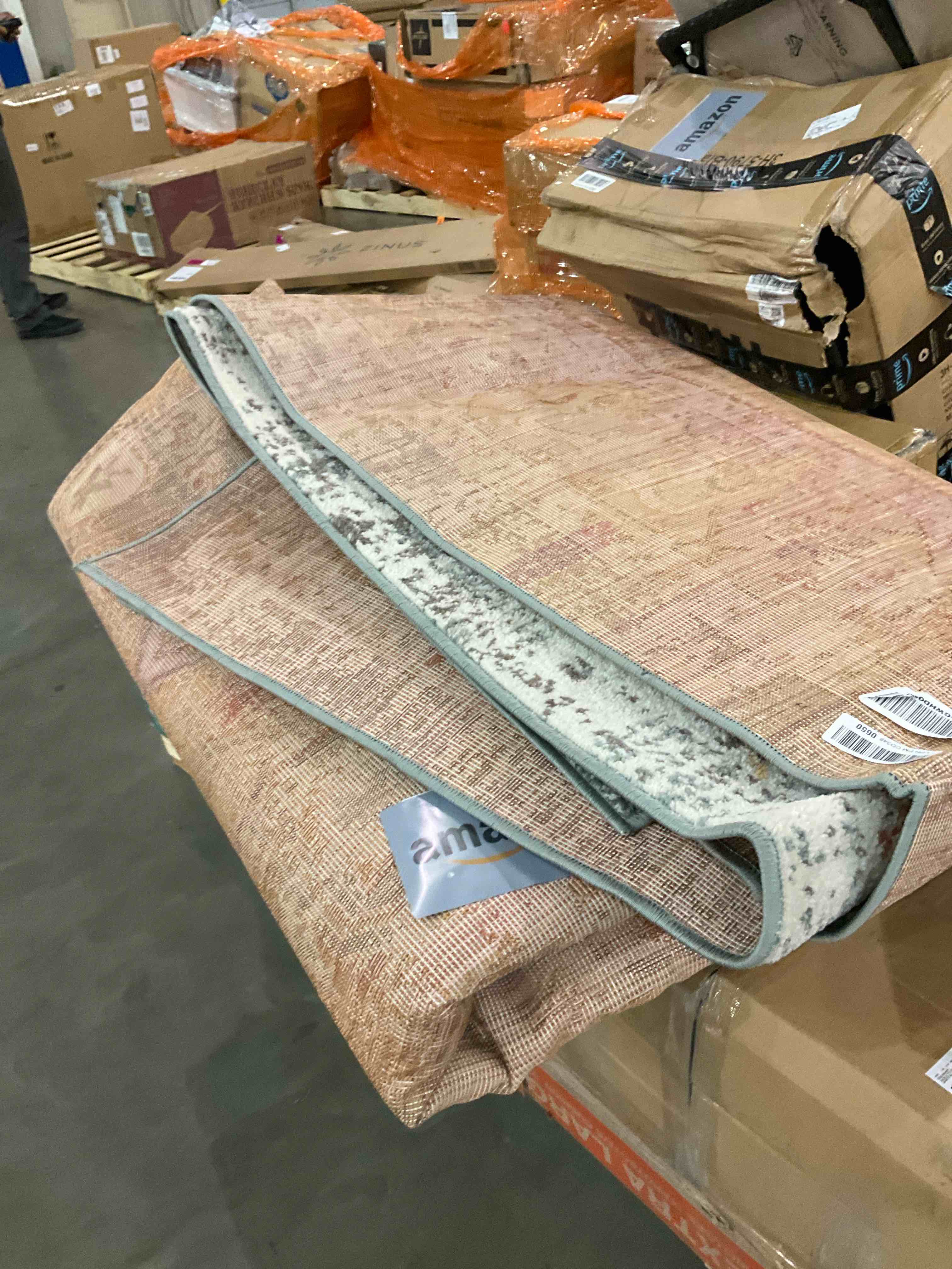 https://s3.amazonaws.com/lotting-images-prod/BargainHunt/BHL00148461_1713539413496.jpeg