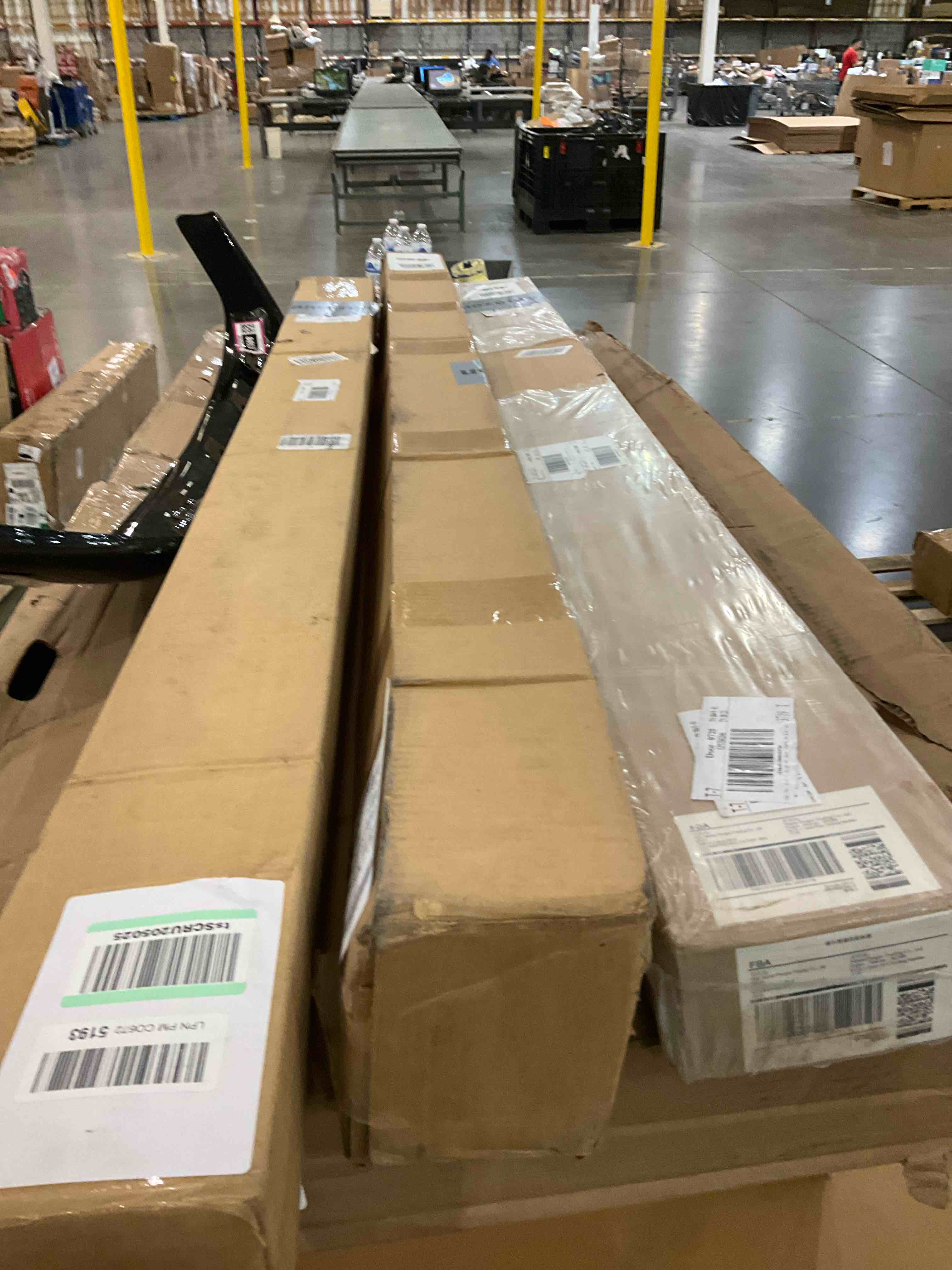 https://s3.amazonaws.com/lotting-images-prod/BargainHunt/BHL00148466_1713540706443.jpeg