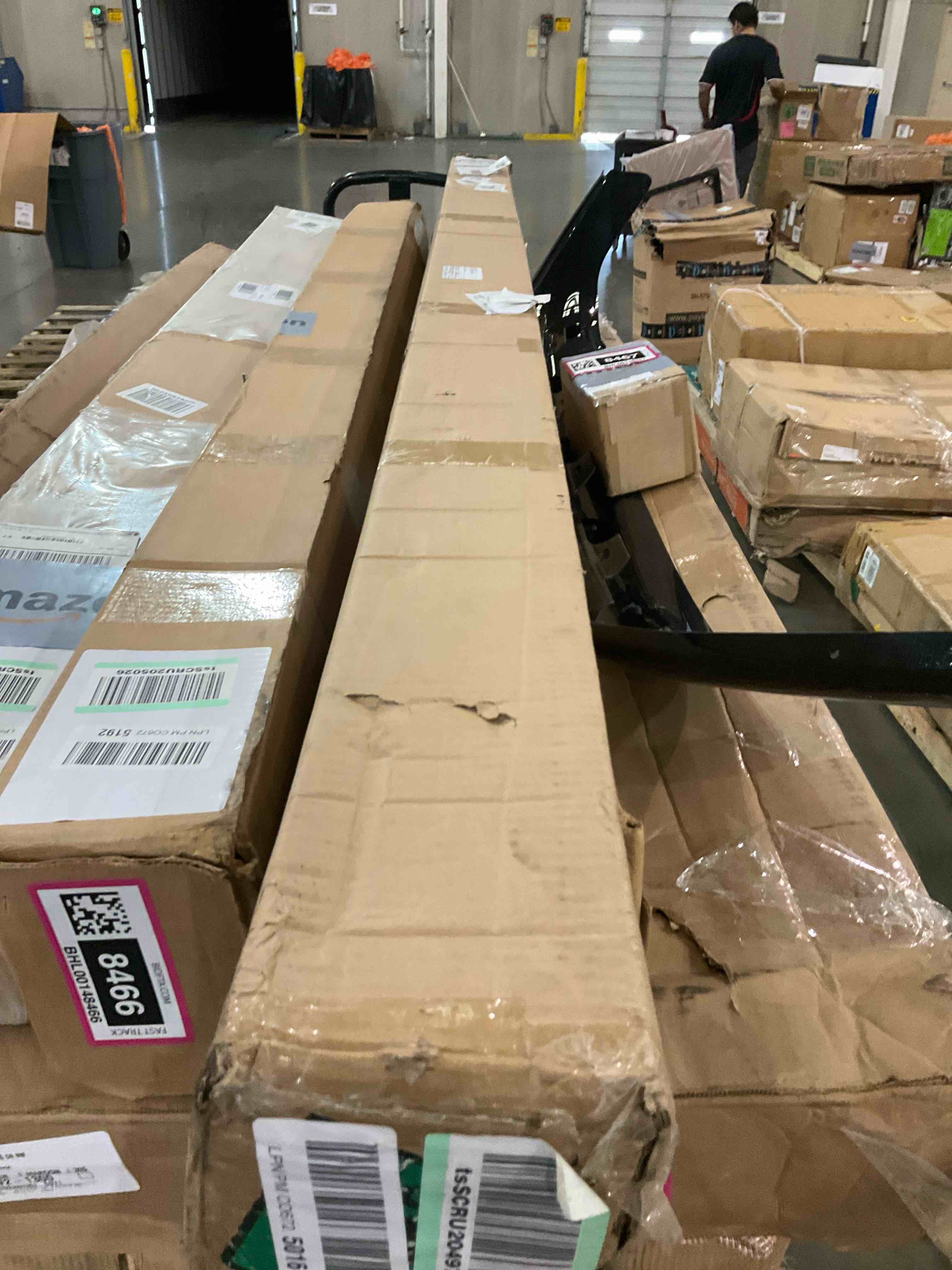 https://s3.amazonaws.com/lotting-images-prod/BargainHunt/BHL00148468_1713541056450.jpeg