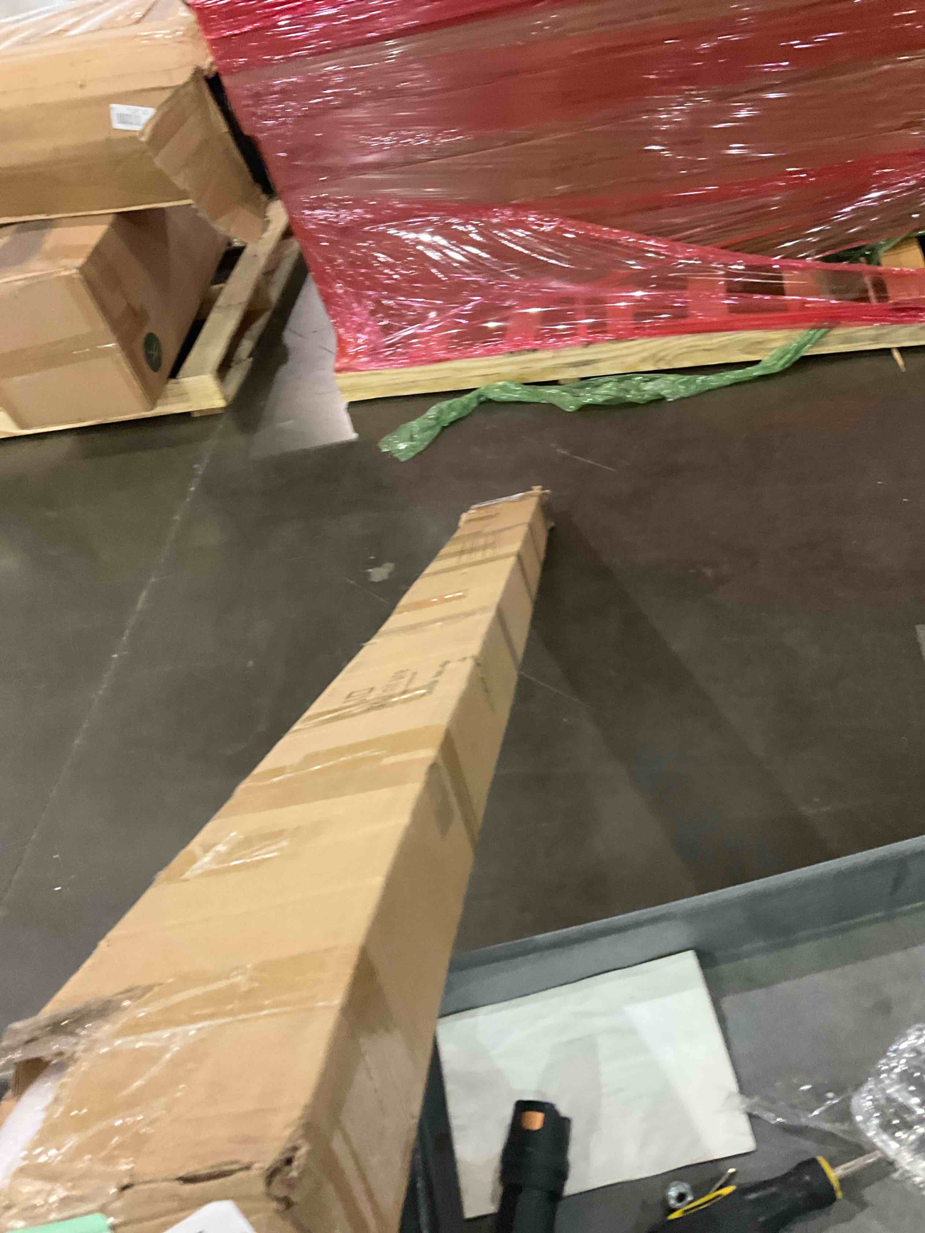 https://s3.amazonaws.com/lotting-images-prod/BargainHunt/BHL00148687_1713182308618.jpeg