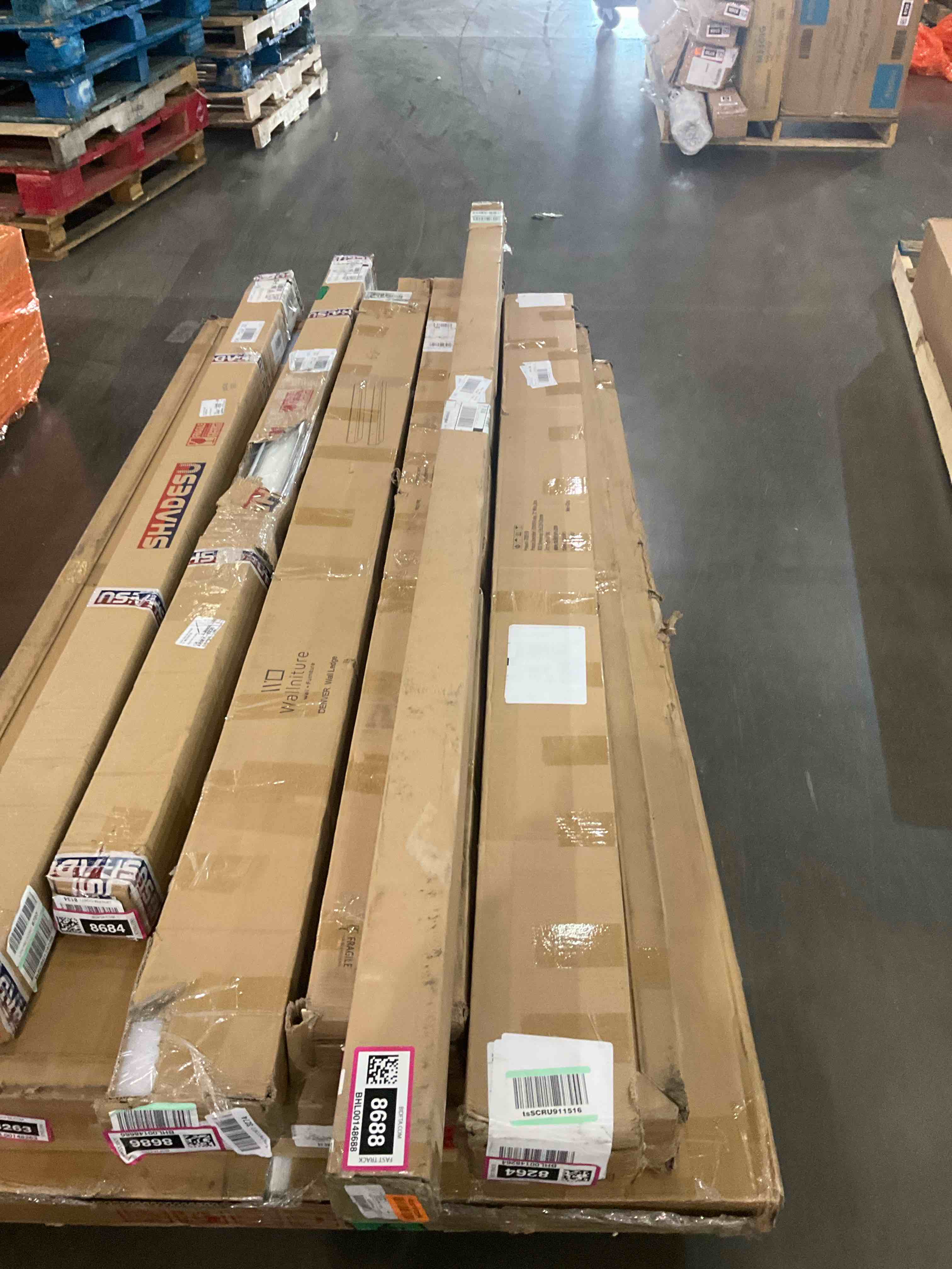 https://s3.amazonaws.com/lotting-images-prod/BargainHunt/BHL00148688_1713184310254.jpeg