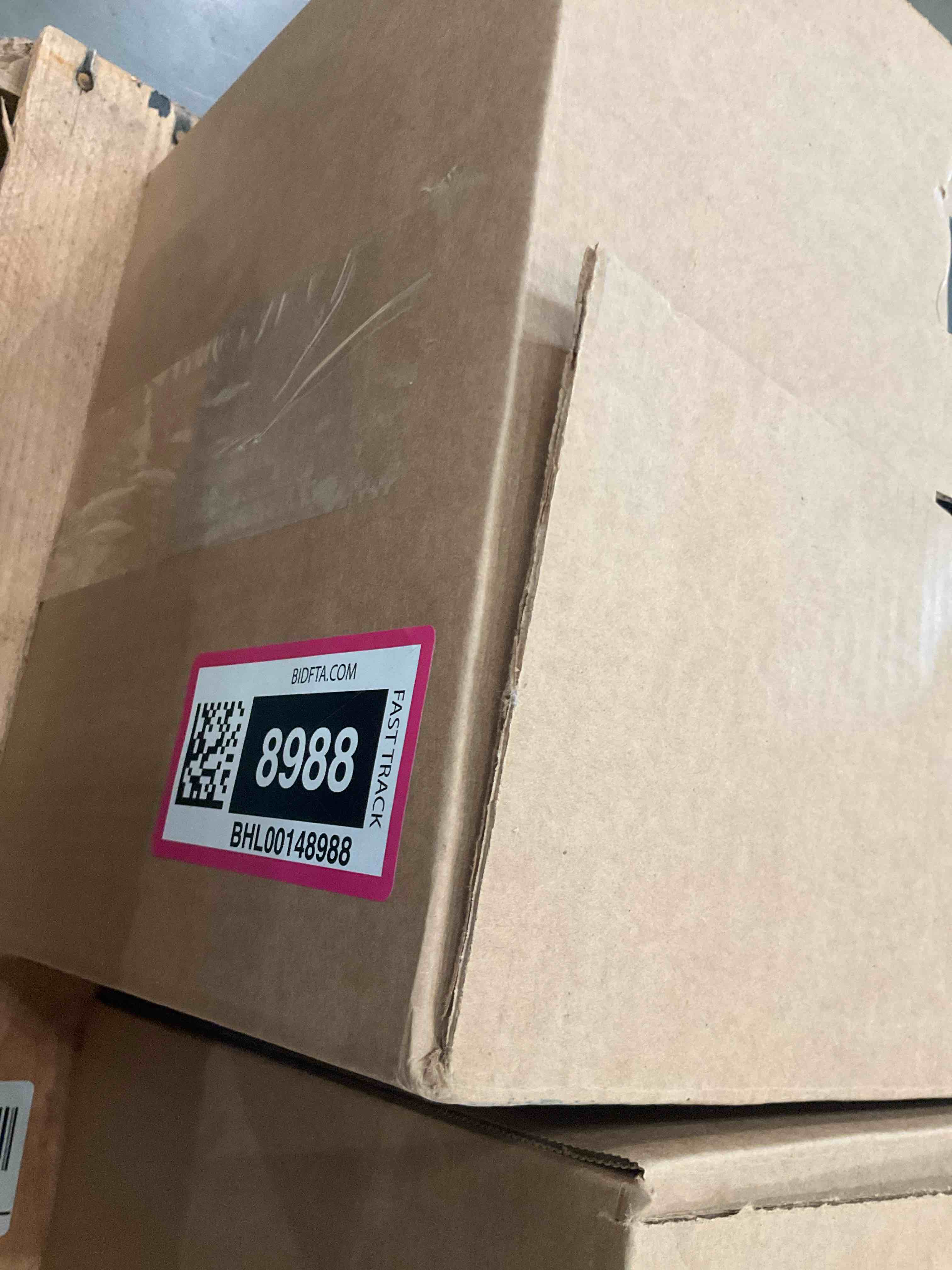https://s3.amazonaws.com/lotting-images-prod/BargainHunt/BHL00148989_1714660449246.jpeg
