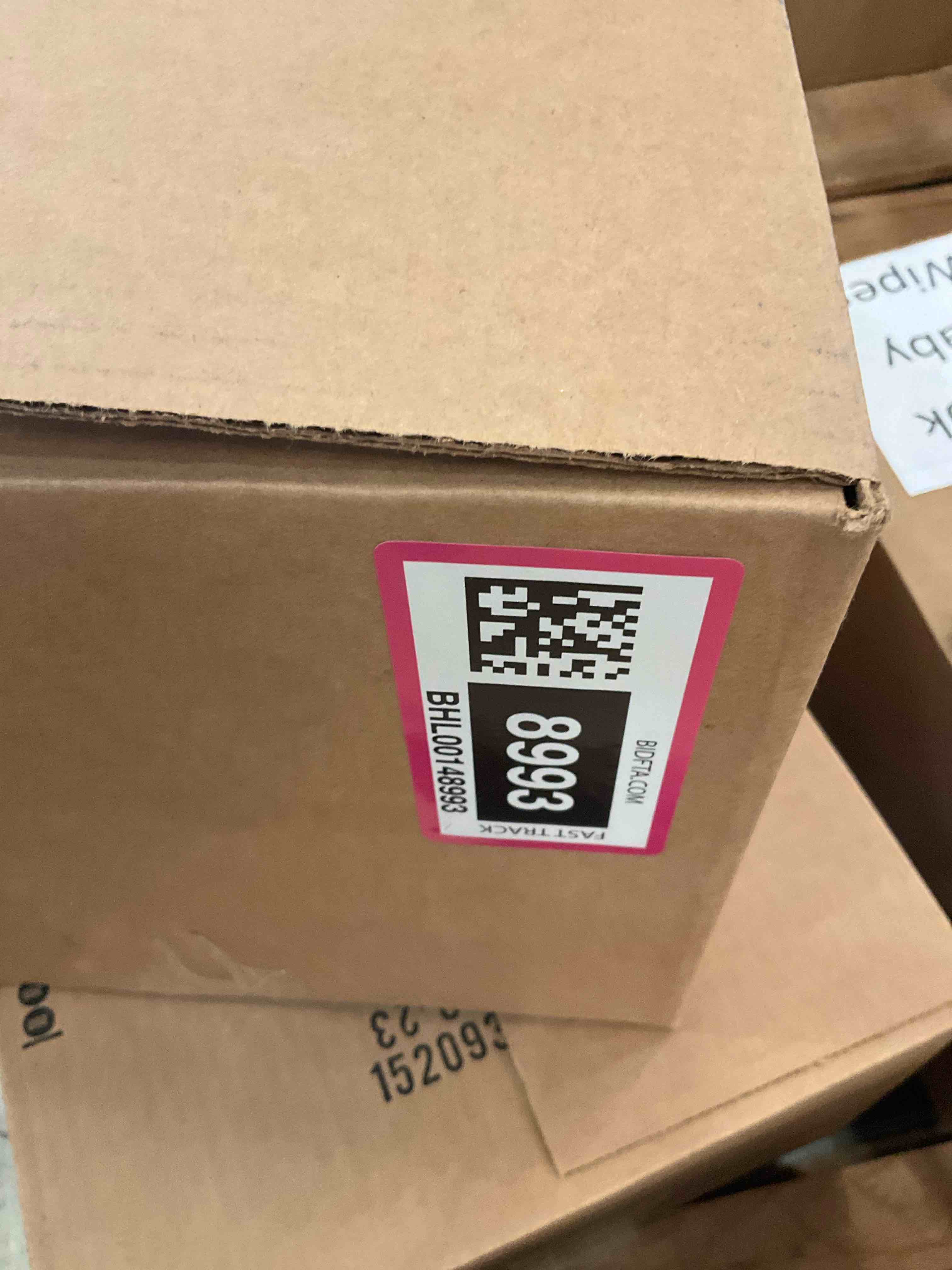 https://s3.amazonaws.com/lotting-images-prod/BargainHunt/BHL00148993_1714660710034.jpeg