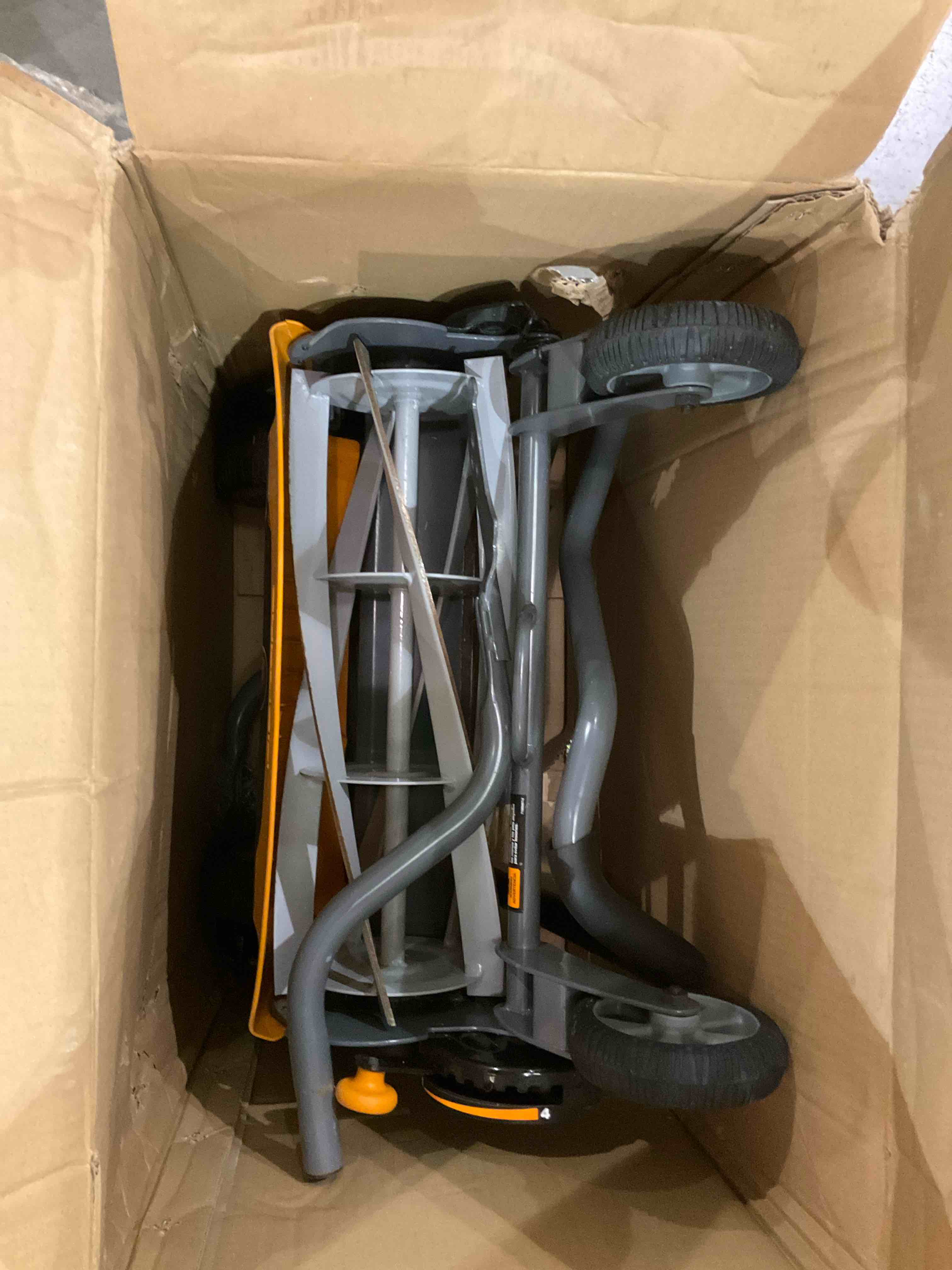 https://s3.amazonaws.com/lotting-images-prod/BargainHunt/BHL00149020_1715603549670.jpeg