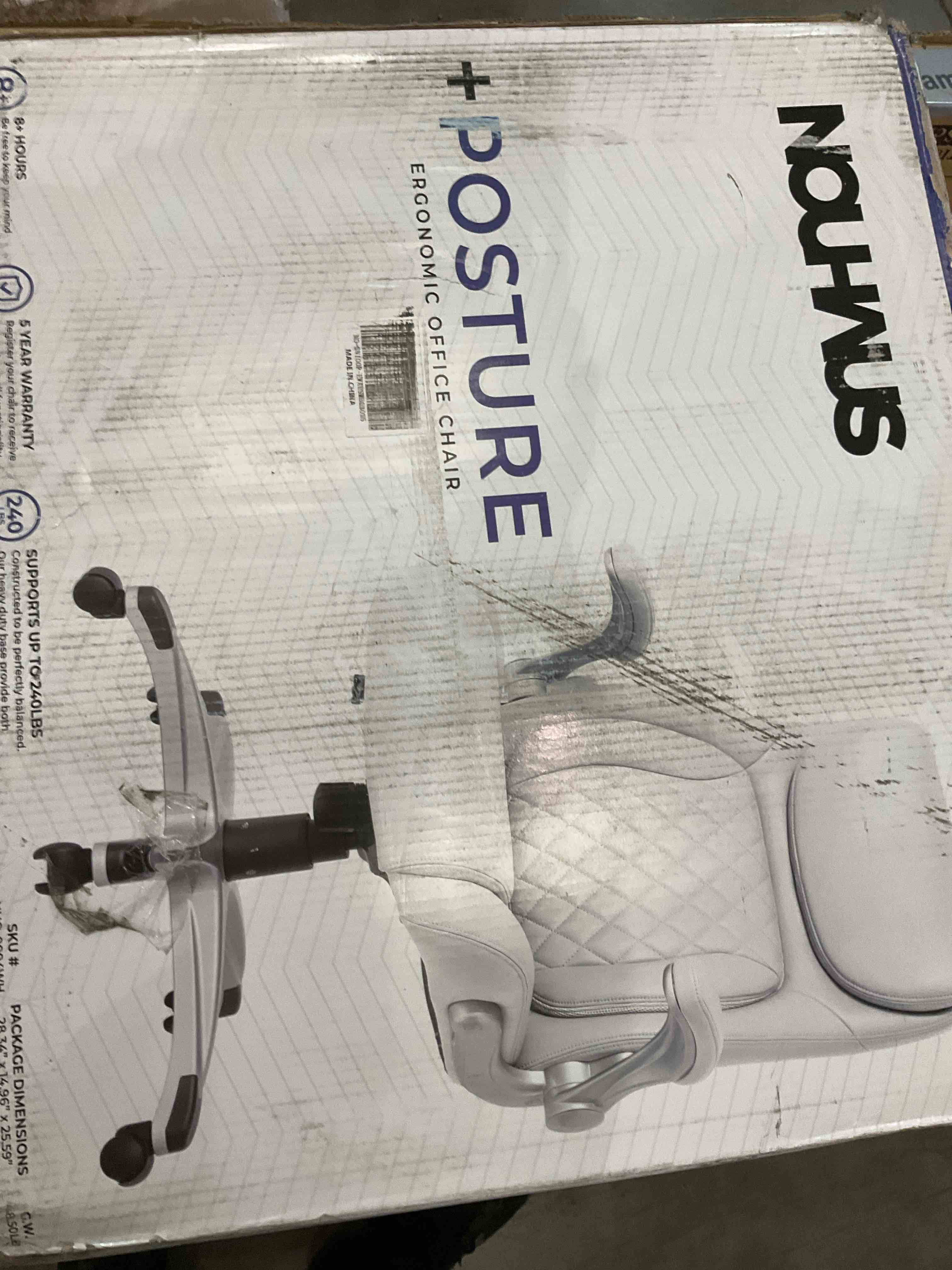 https://s3.amazonaws.com/lotting-images-prod/BargainHunt/BHL00149035_1715611761573.jpeg