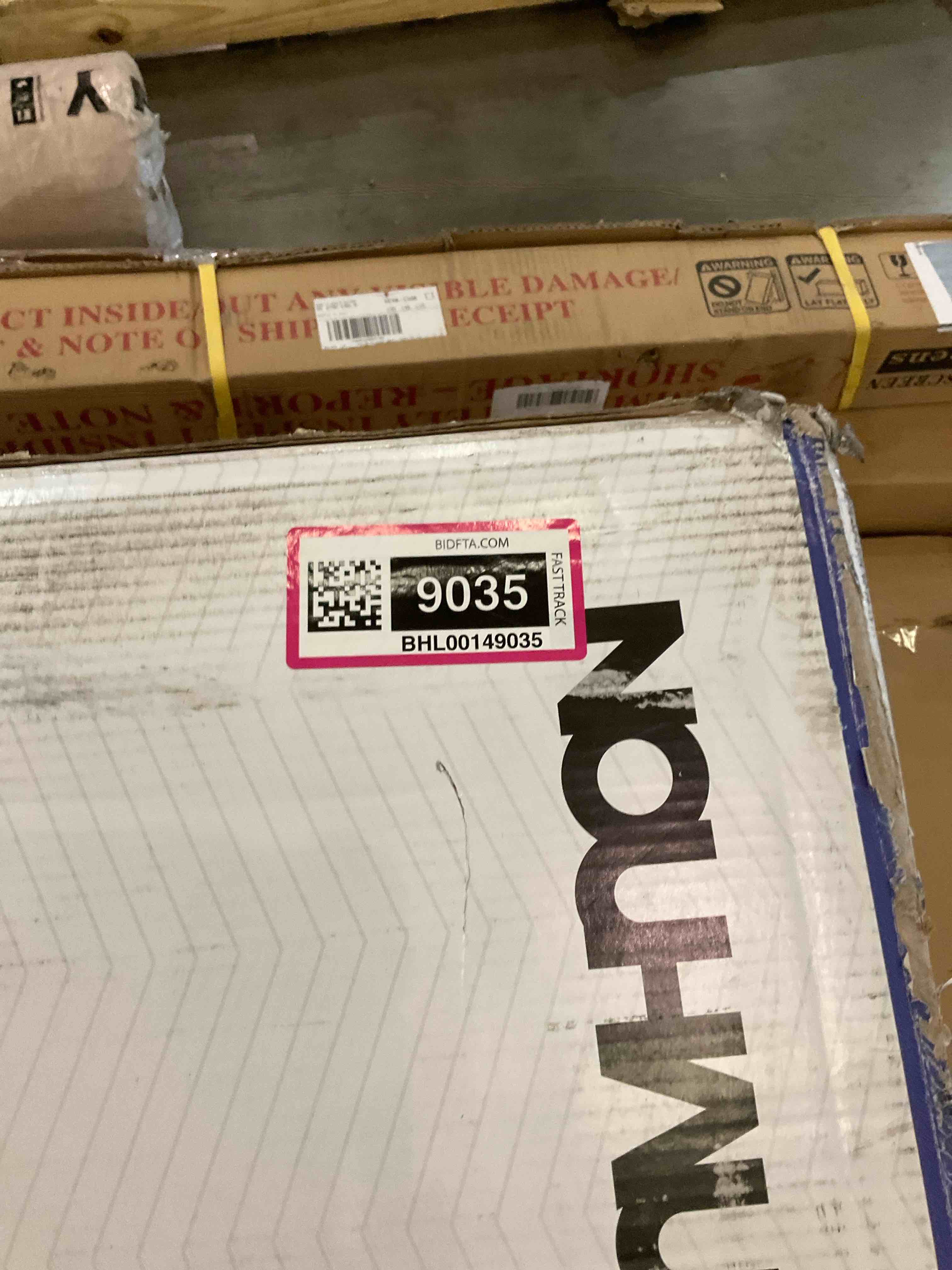 https://s3.amazonaws.com/lotting-images-prod/BargainHunt/BHL00149035_1715611776813.jpeg