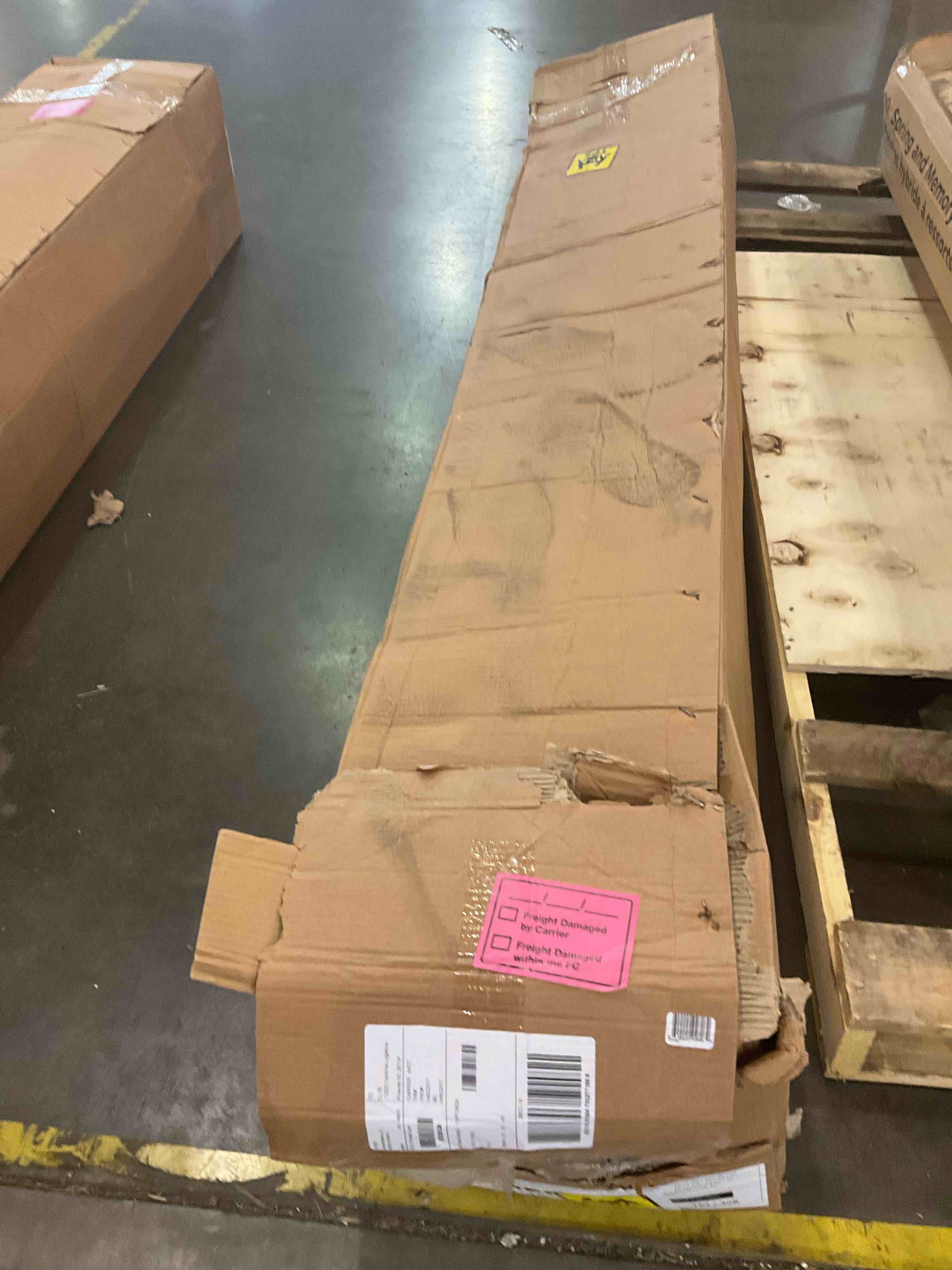 https://s3.amazonaws.com/lotting-images-prod/BargainHunt/BHL00149482_1715706834493.jpeg