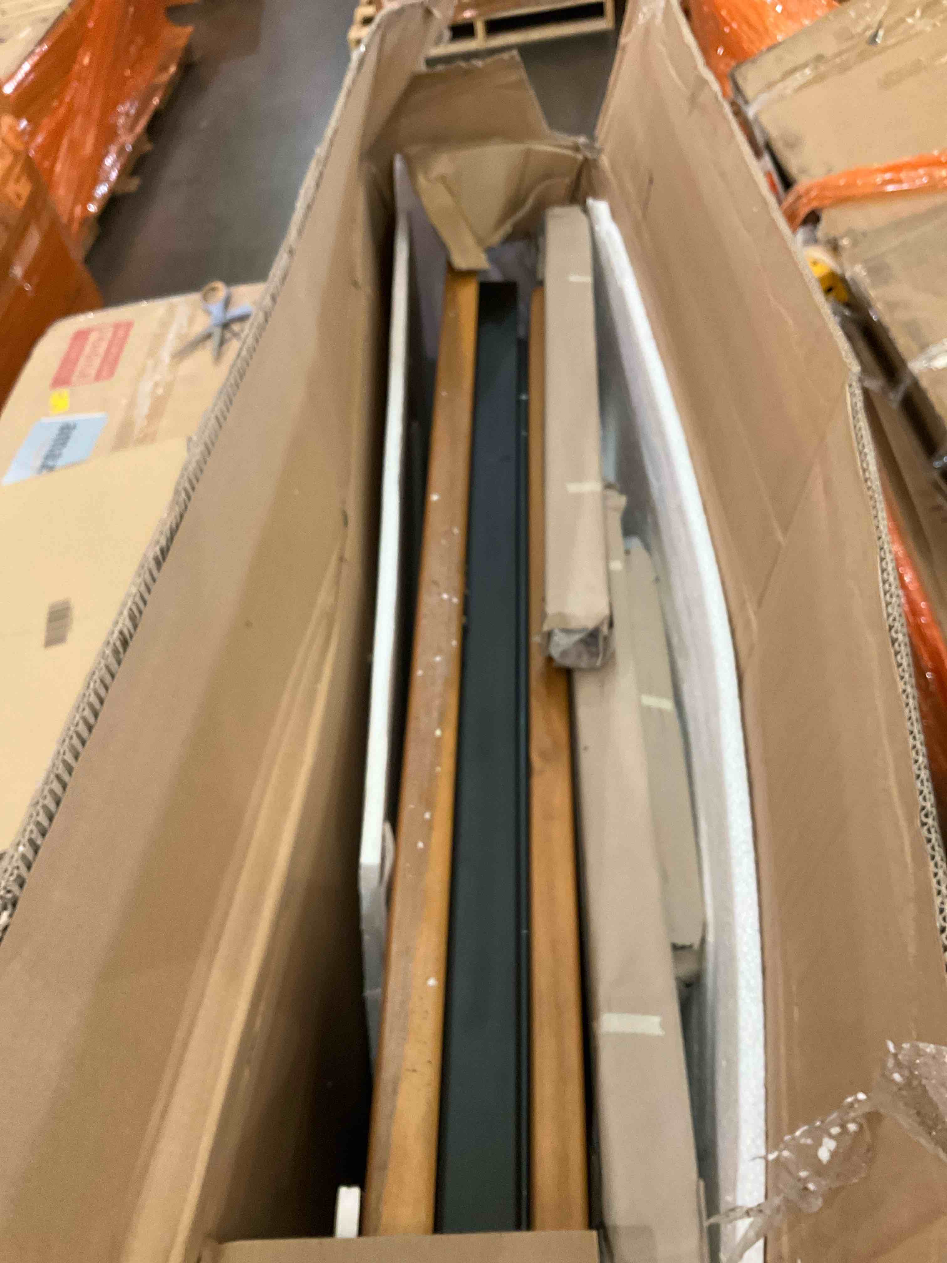https://s3.amazonaws.com/lotting-images-prod/BargainHunt/BHL00149853_1716844626688.jpeg