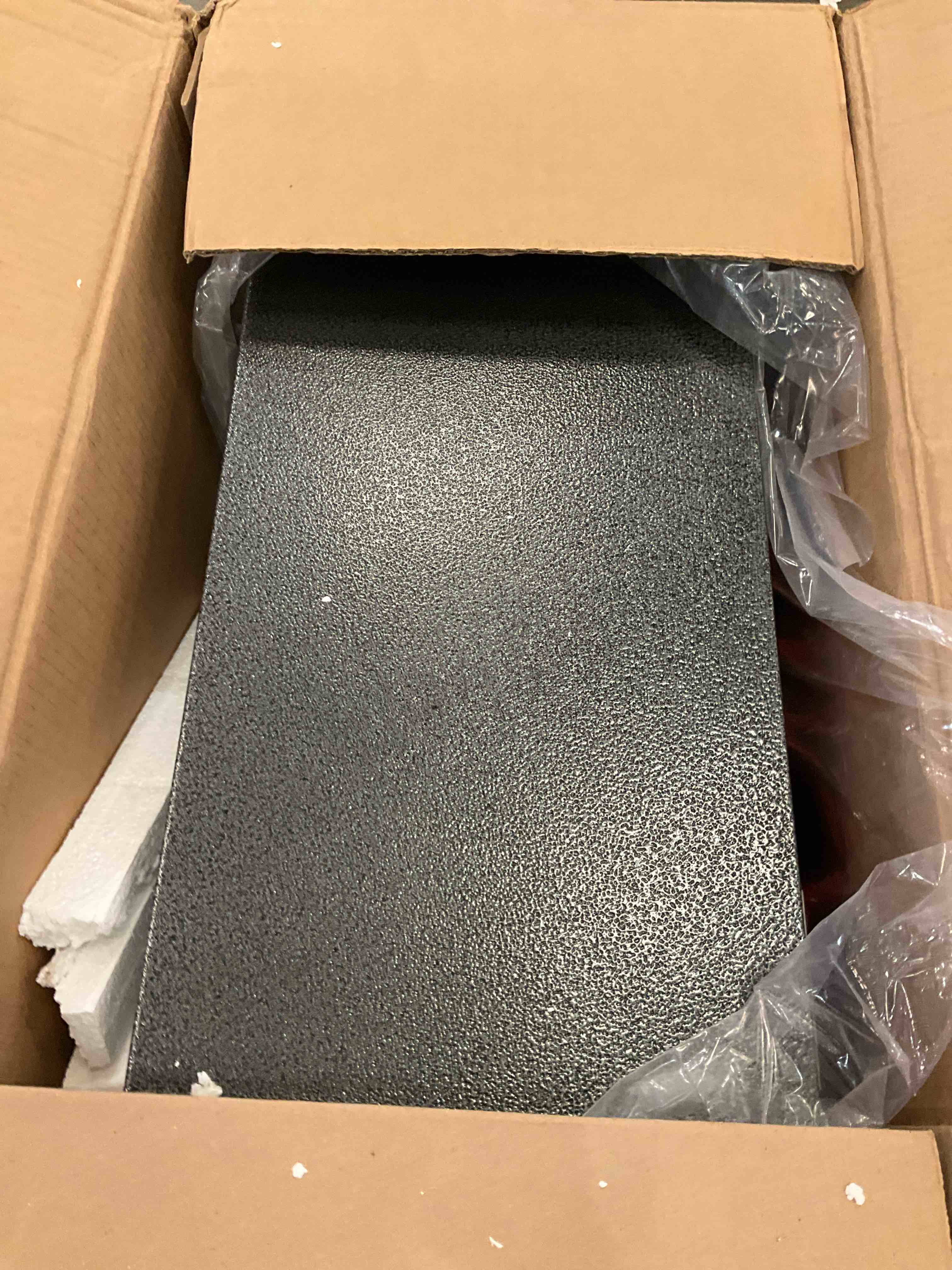 https://s3.amazonaws.com/lotting-images-prod/BargainHunt/BHL00149965_1718027955198.jpeg