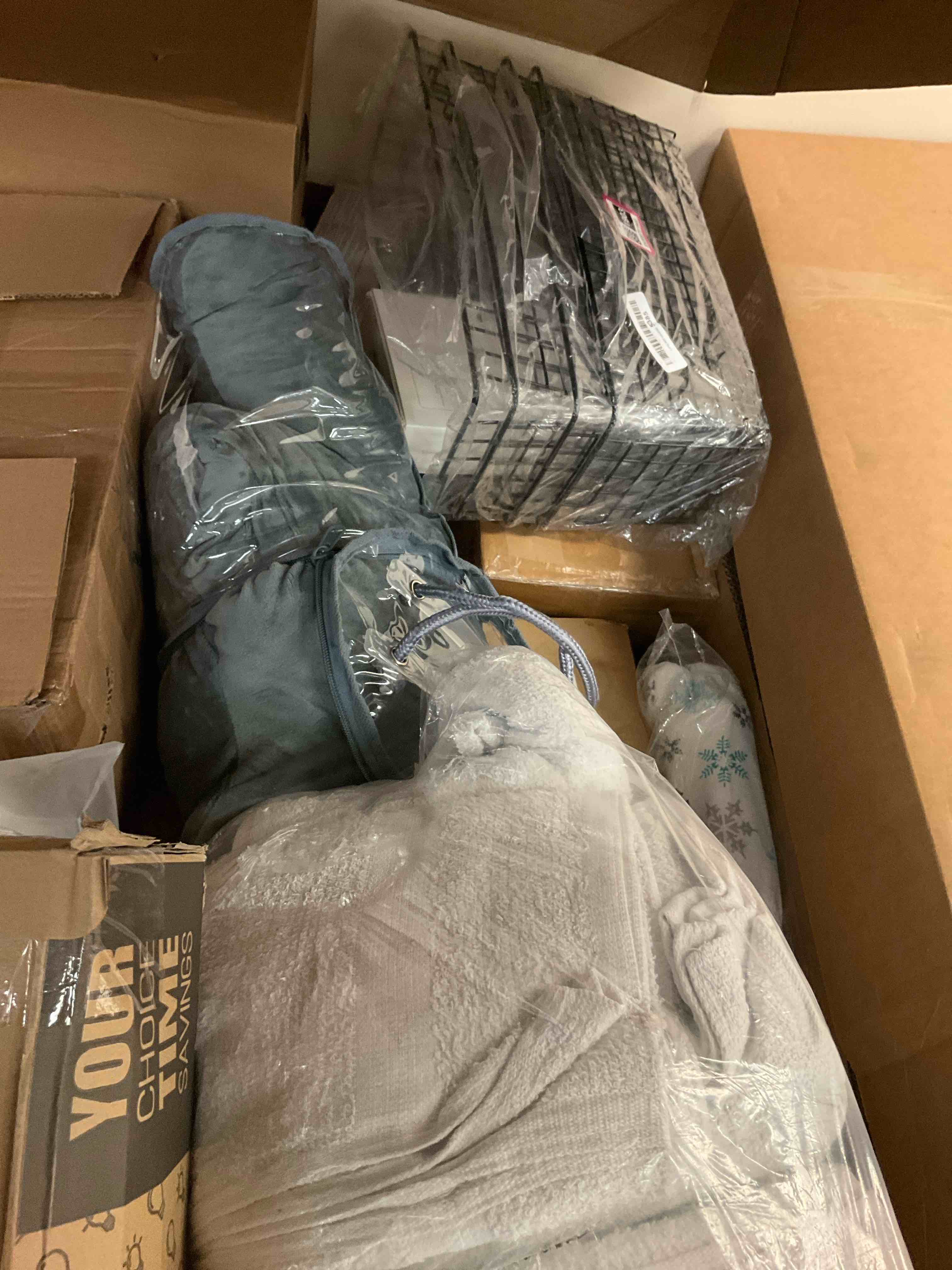 https://s3.amazonaws.com/lotting-images-prod/BargainHunt/BHP00002635_1709088255673.jpeg