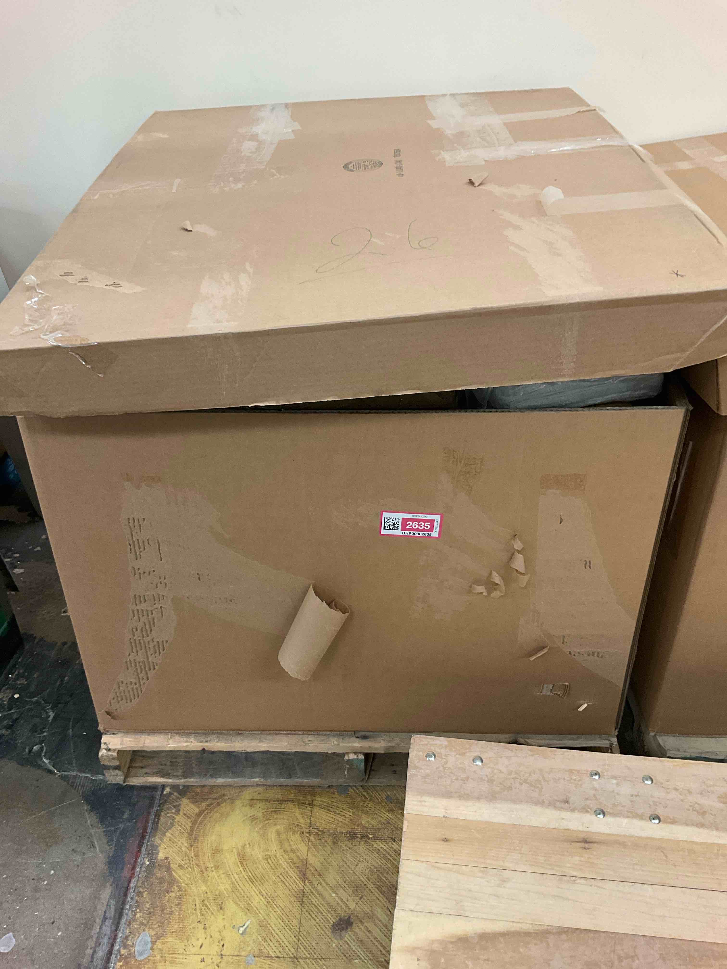 https://s3.amazonaws.com/lotting-images-prod/BargainHunt/BHP00002635_1709088264004.jpeg