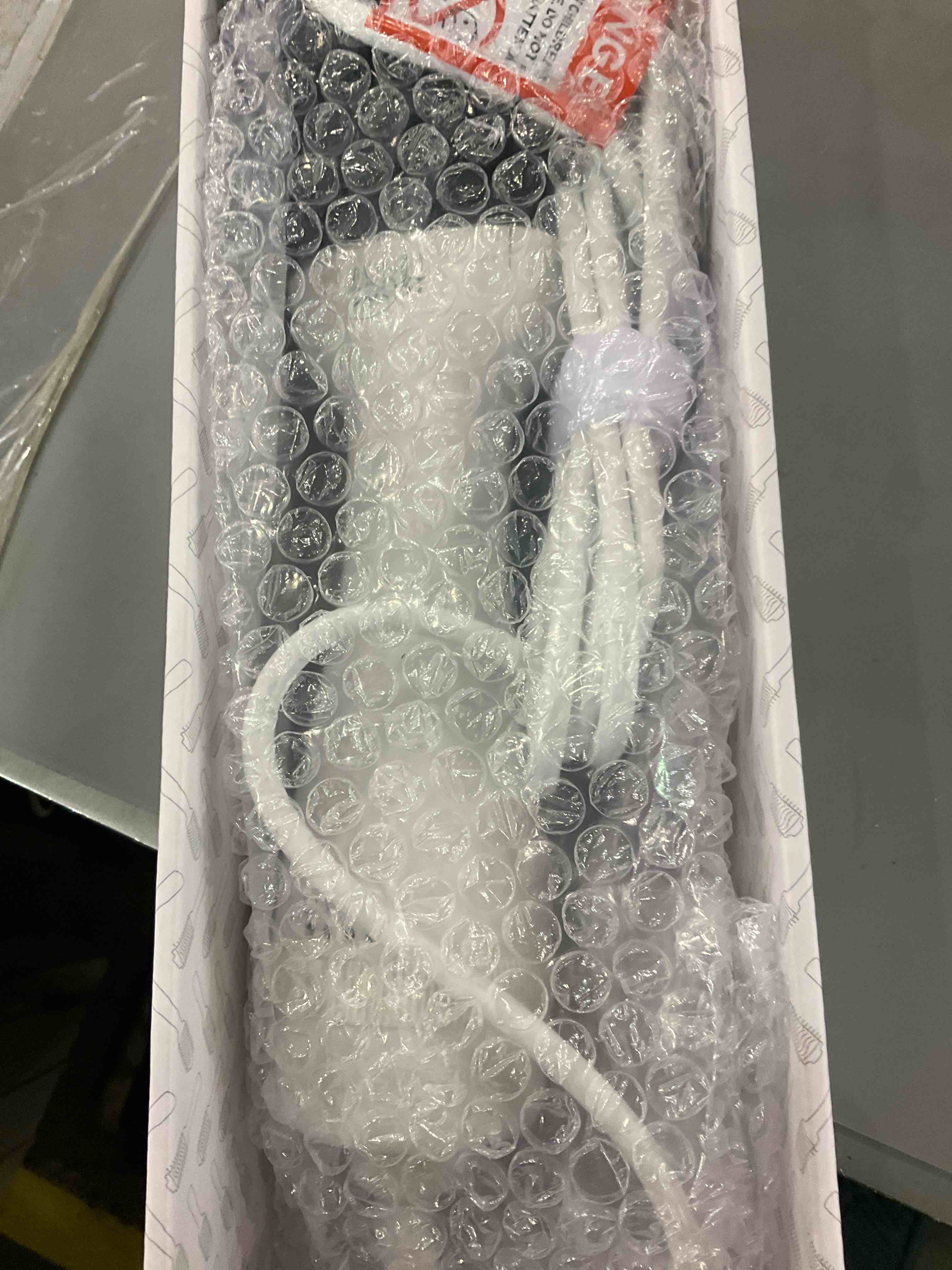 https://s3.amazonaws.com/lotting-images-prod/BargainHunt/EXS00341444_1707224838234.jpeg