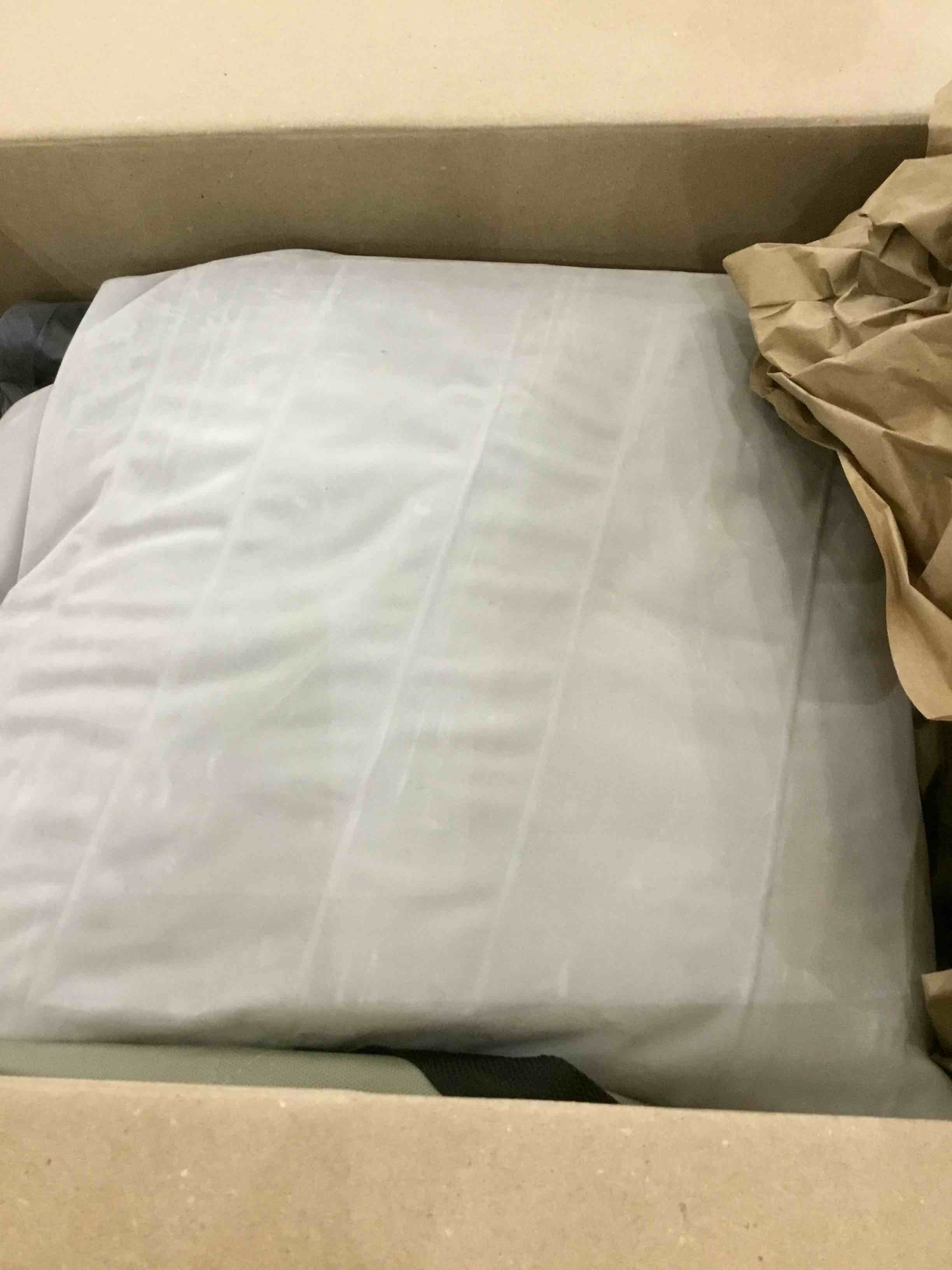 https://s3.amazonaws.com/lotting-images-prod/BargainHunt/EXS00380357_1716903998187.jpeg