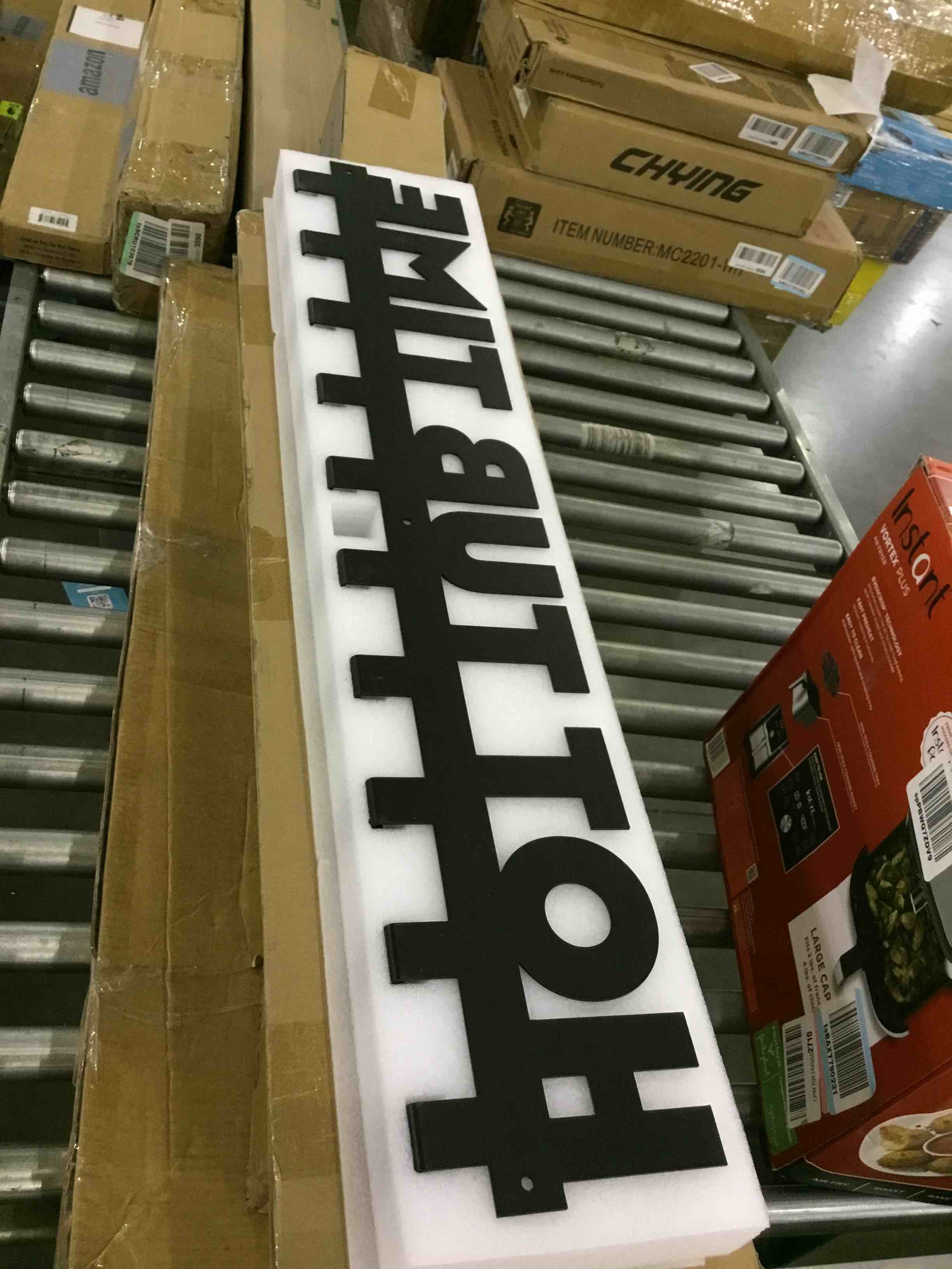 https://s3.amazonaws.com/lotting-images-prod/BargainHunt/EXS00380648_1717155781373.jpeg
