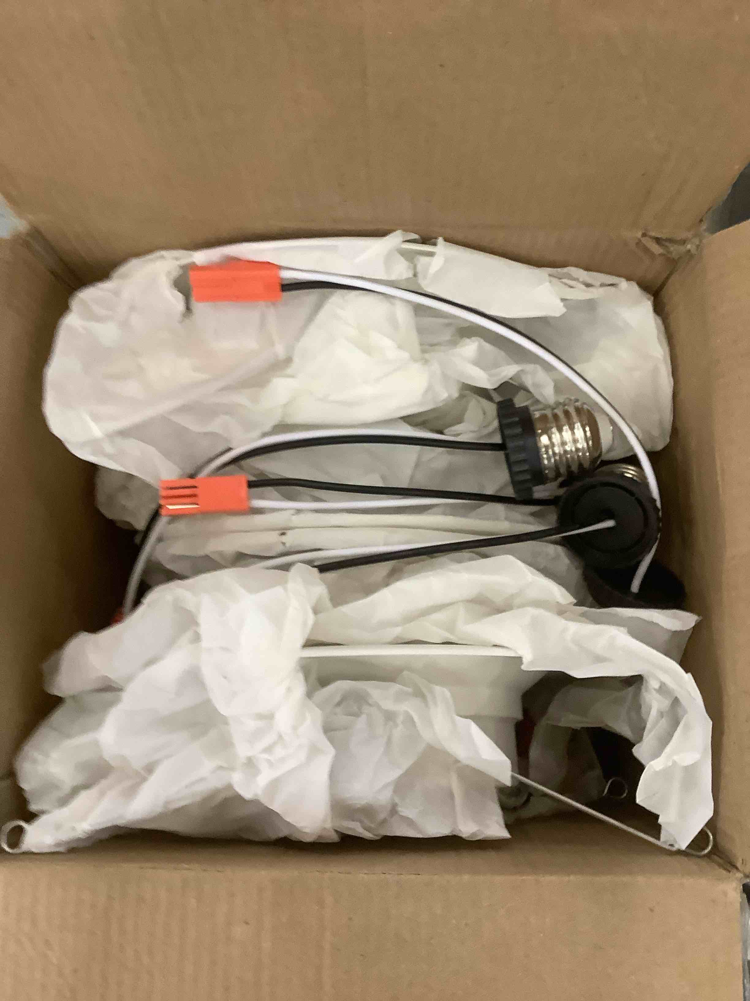 https://s3.amazonaws.com/lotting-images-prod/BargainHunt/EXS00381333_1717082922831.jpeg