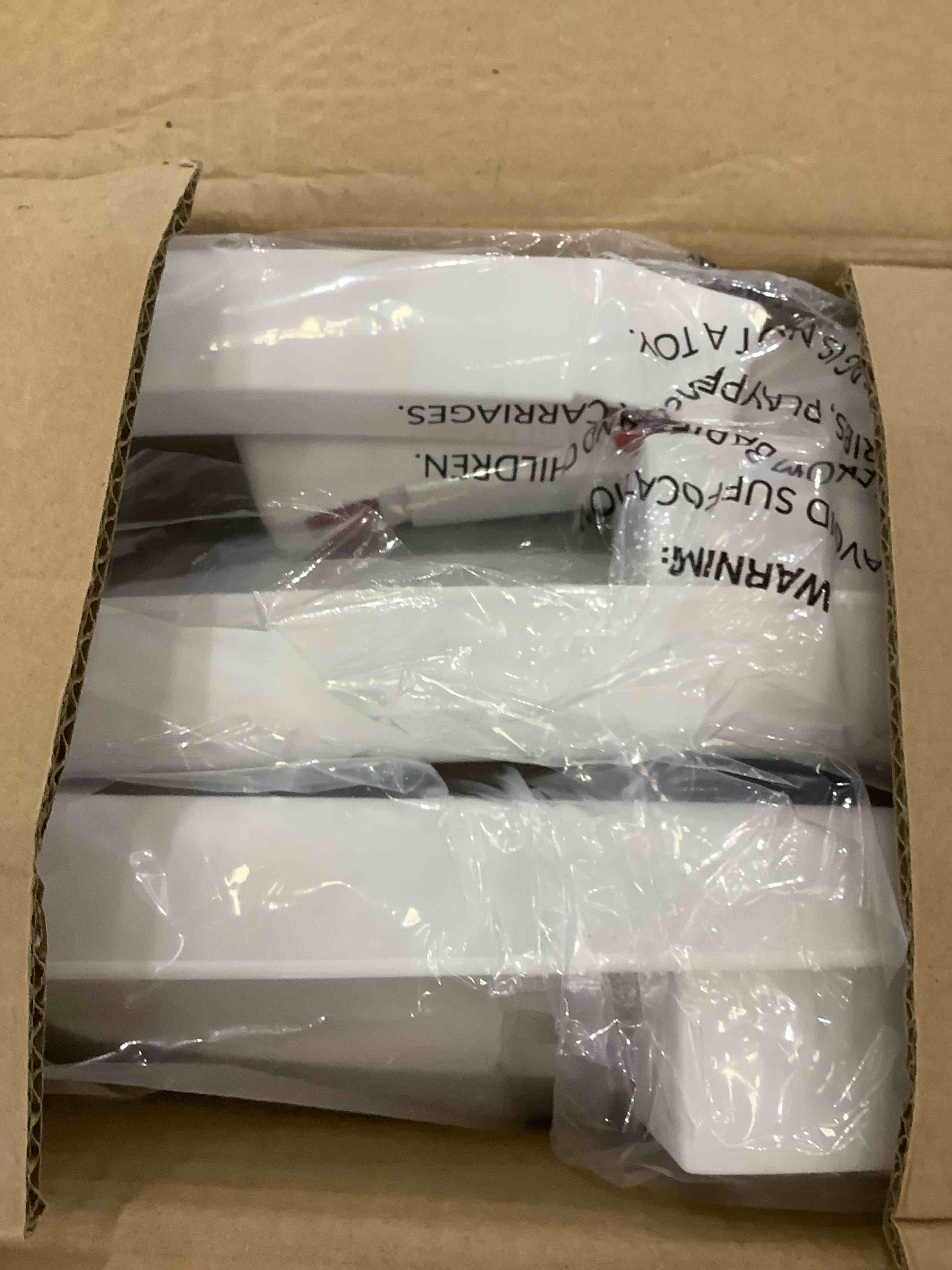 https://s3.amazonaws.com/lotting-images-prod/BargainHunt/EXS00381444_1717422277053.jpeg