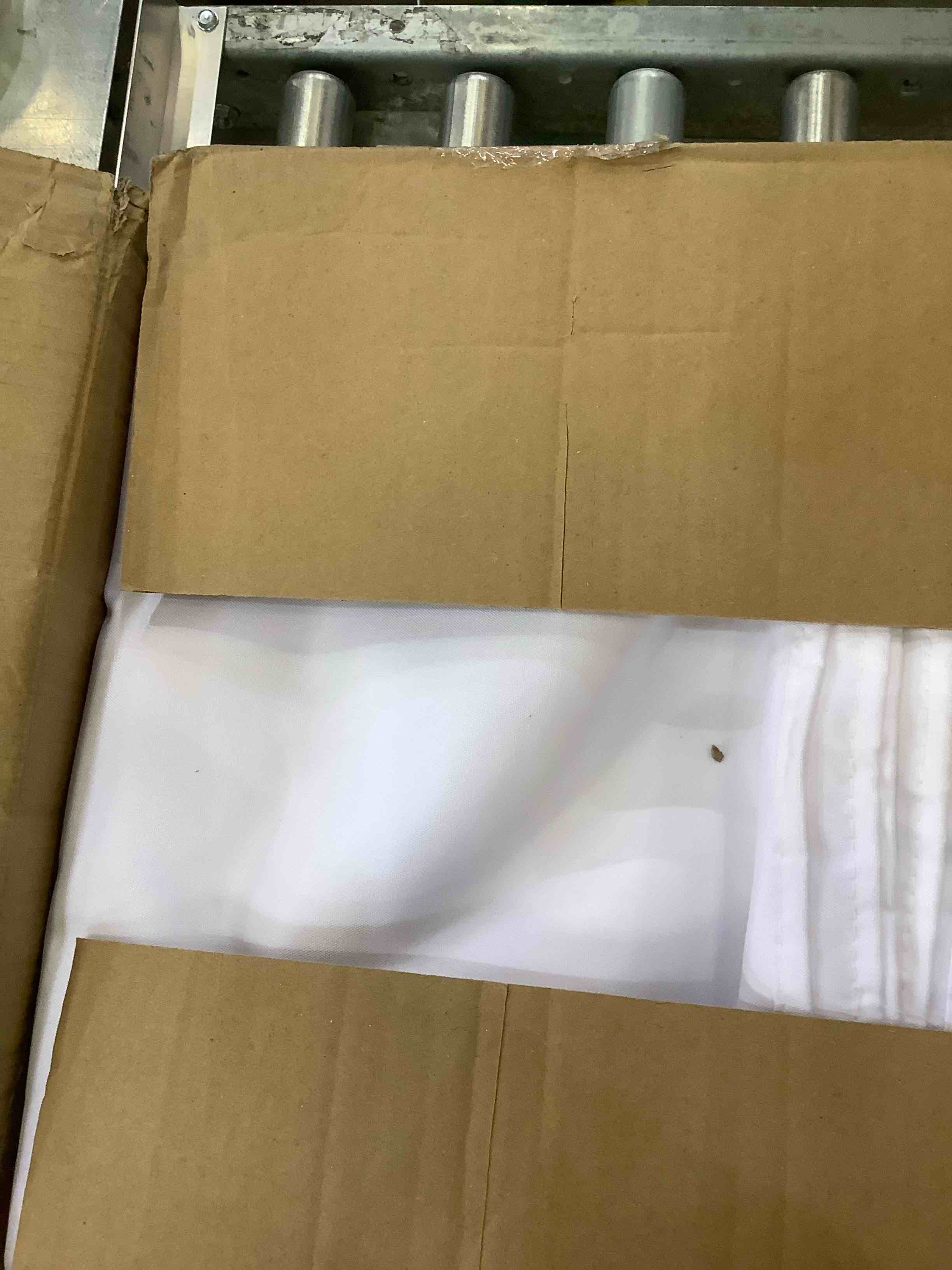 https://s3.amazonaws.com/lotting-images-prod/BargainHunt/EXS00381459_1717425595885.jpeg