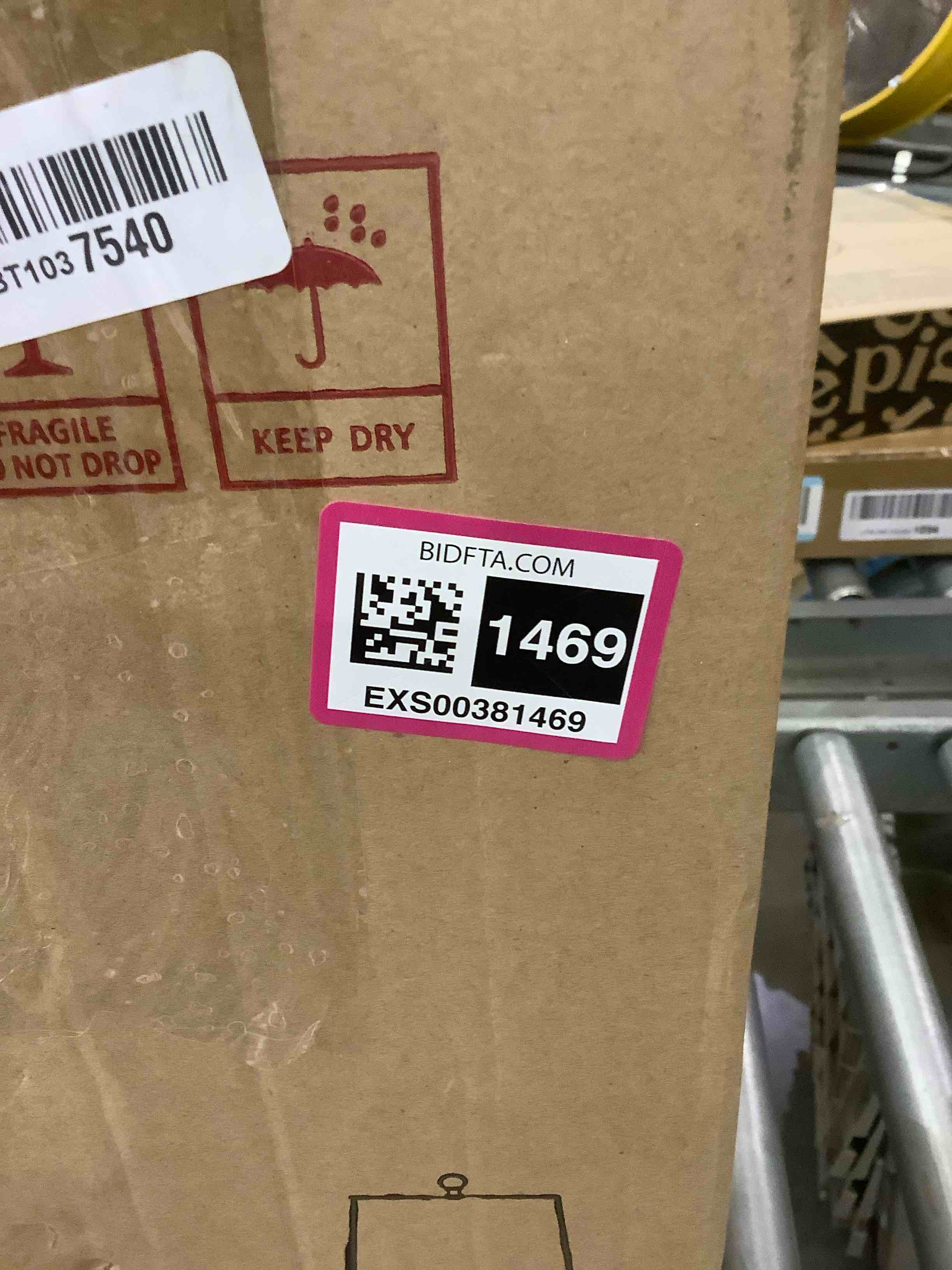 https://s3.amazonaws.com/lotting-images-prod/BargainHunt/EXS00381469_1717427526660.jpeg