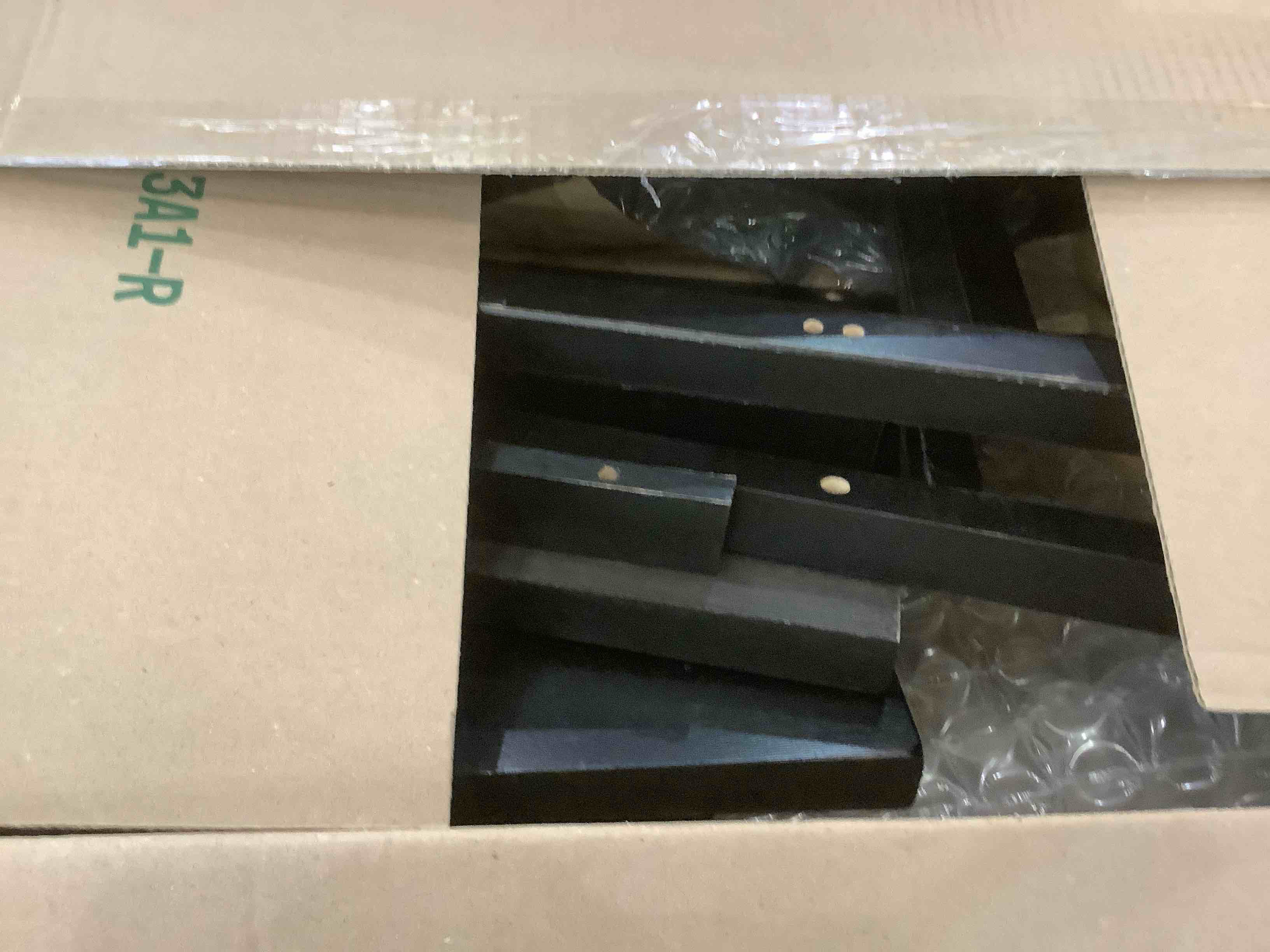 https://s3.amazonaws.com/lotting-images-prod/BargainHunt/EXS00381474_1717428330545.jpeg