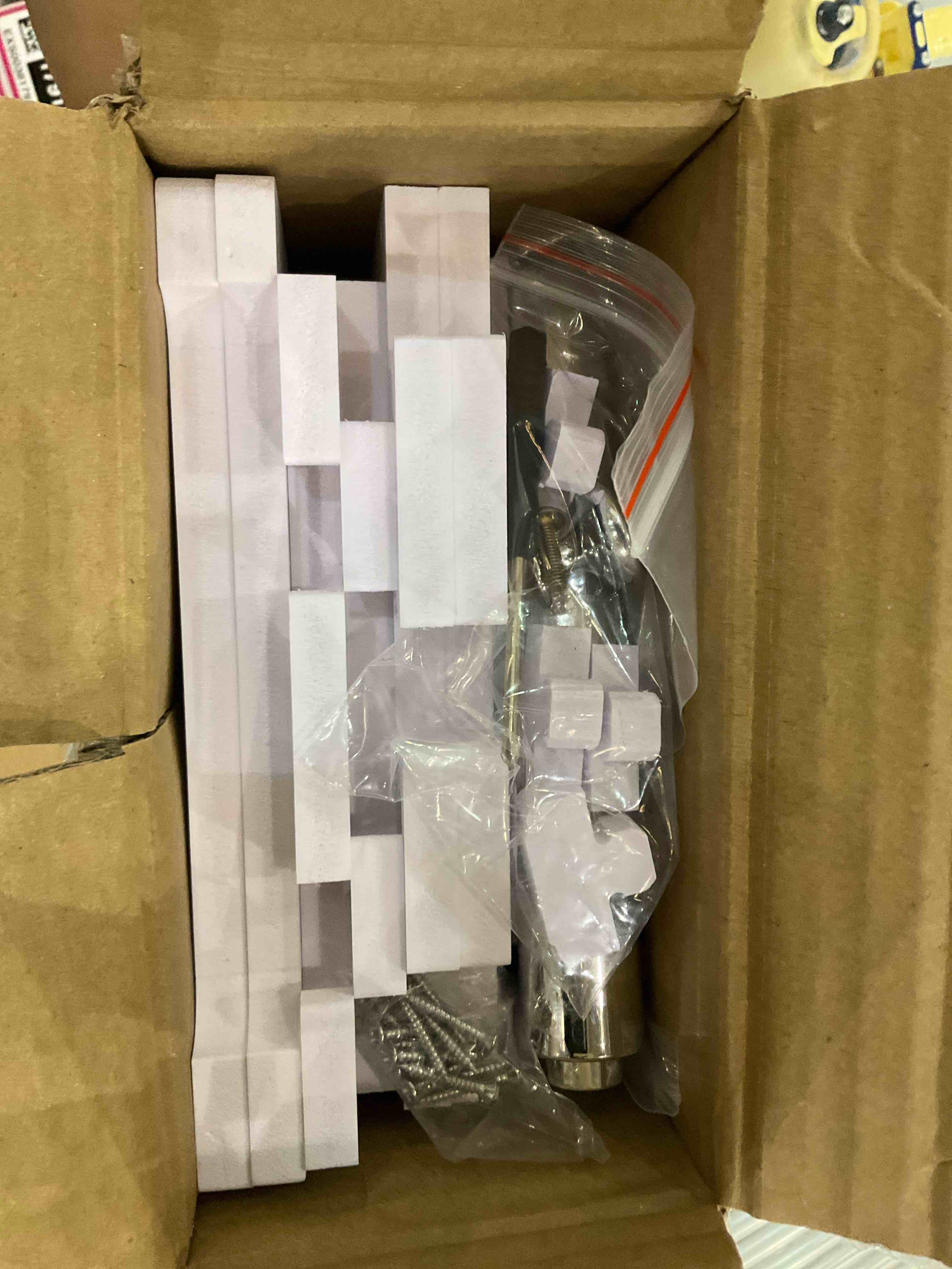 https://s3.amazonaws.com/lotting-images-prod/BargainHunt/EXS00381789_1715783586923.jpeg