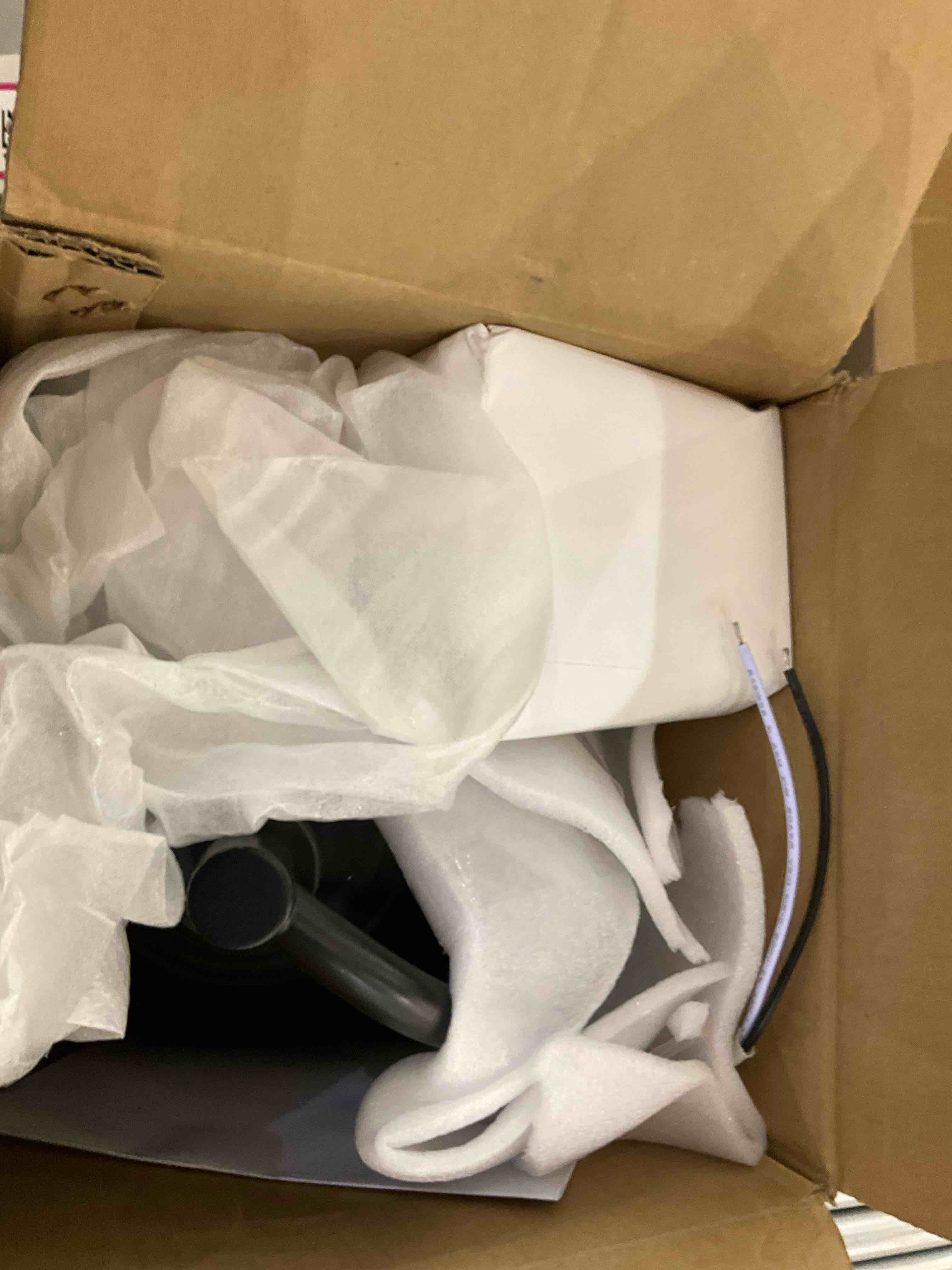 https://s3.amazonaws.com/lotting-images-prod/BargainHunt/EXS00381790_1715783855942.jpeg