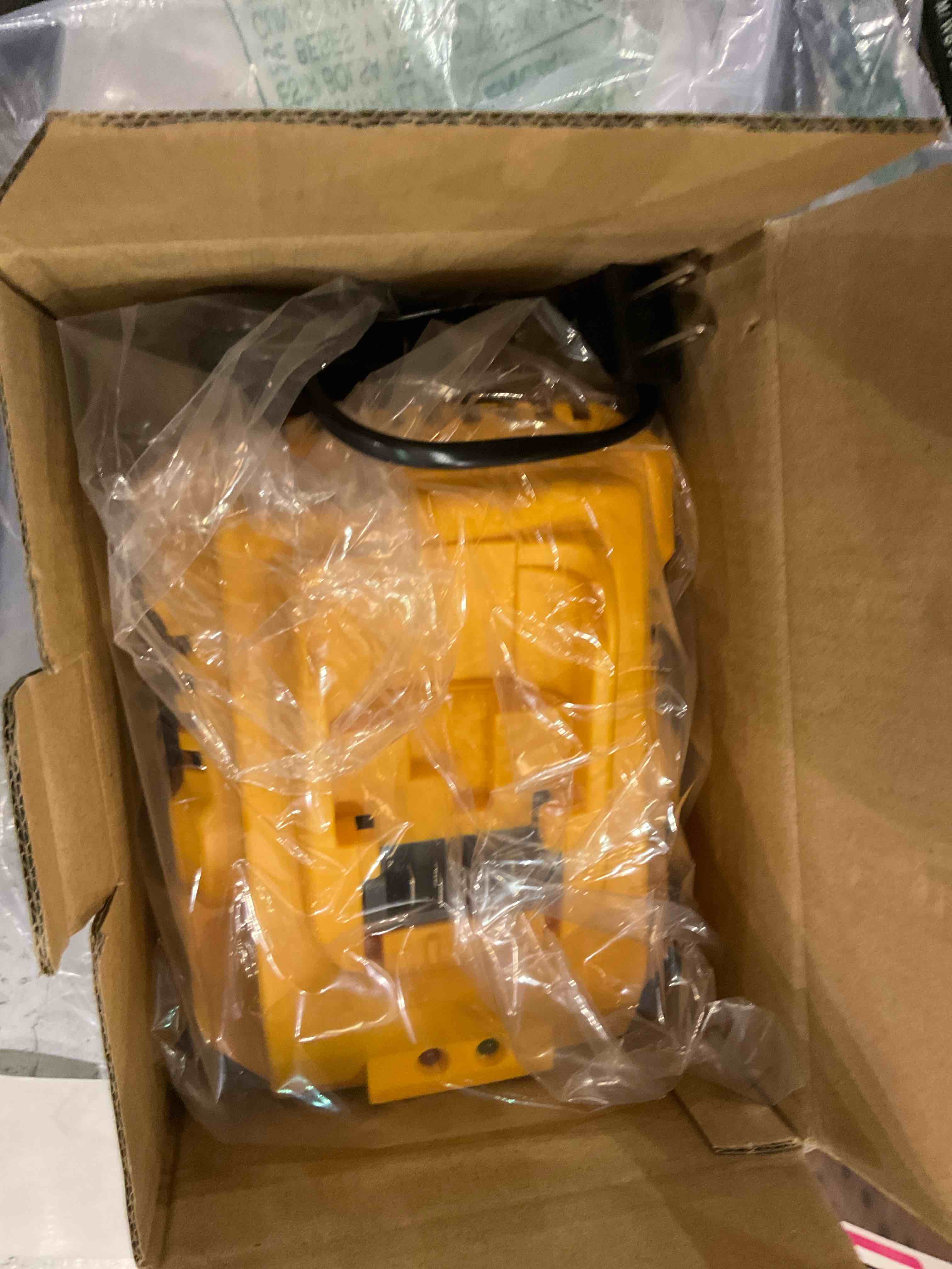 https://s3.amazonaws.com/lotting-images-prod/BargainHunt/EXS00381914_1715867695056.jpeg