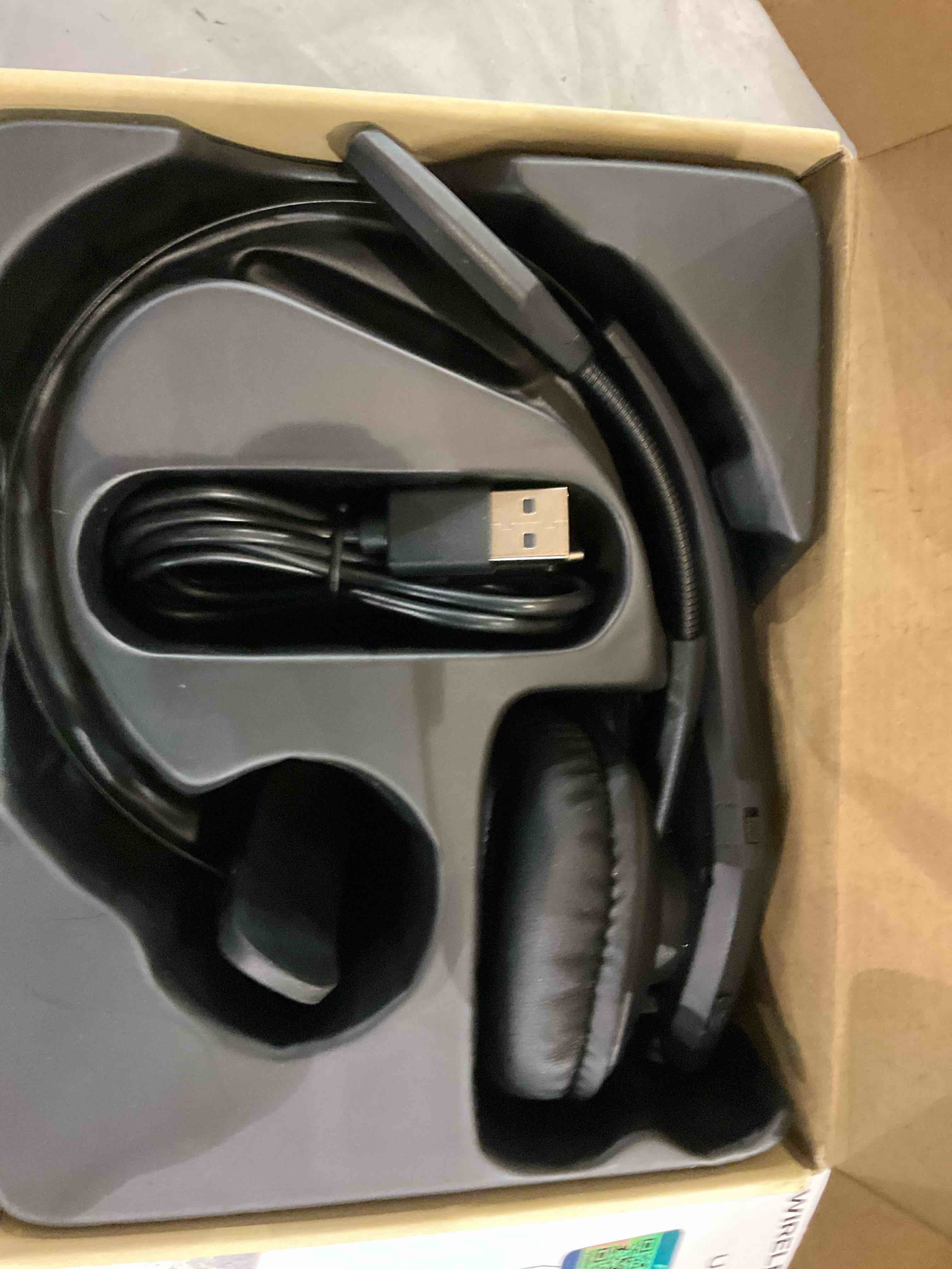 https://s3.amazonaws.com/lotting-images-prod/BargainHunt/EXS00381918_1715868137295.jpeg