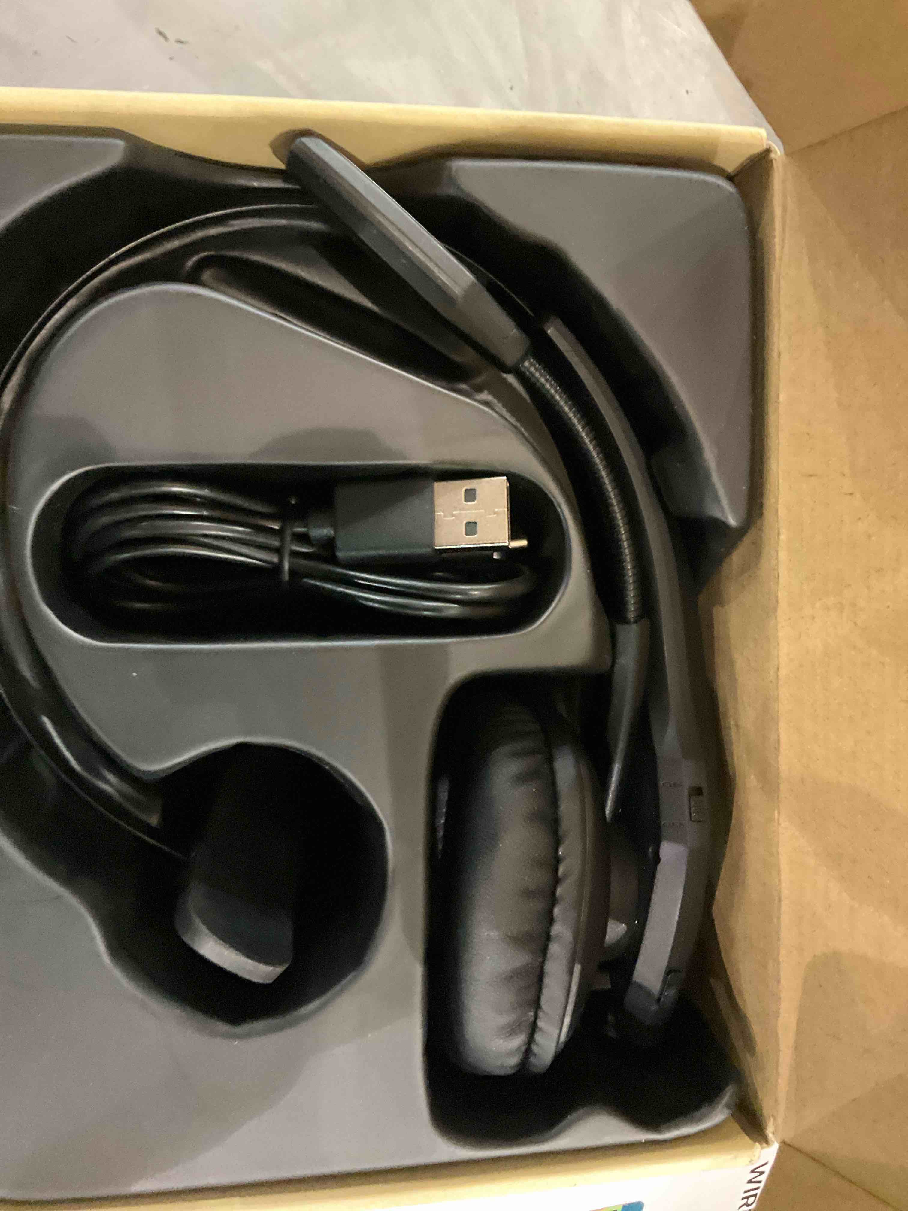 https://s3.amazonaws.com/lotting-images-prod/BargainHunt/EXS00381918_1715868138545.jpeg