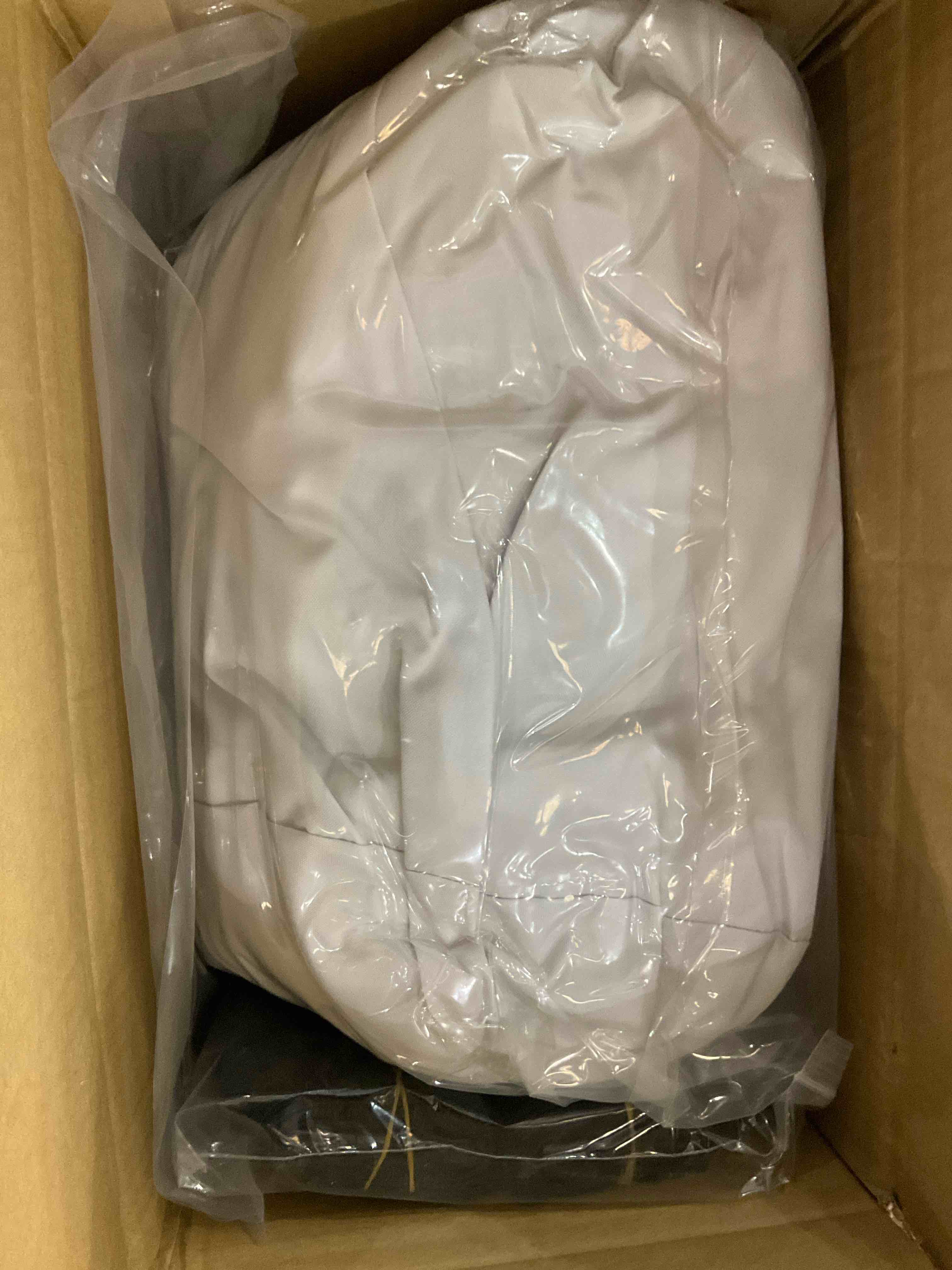 https://s3.amazonaws.com/lotting-images-prod/BargainHunt/EXS00381923_1715868915036.jpeg