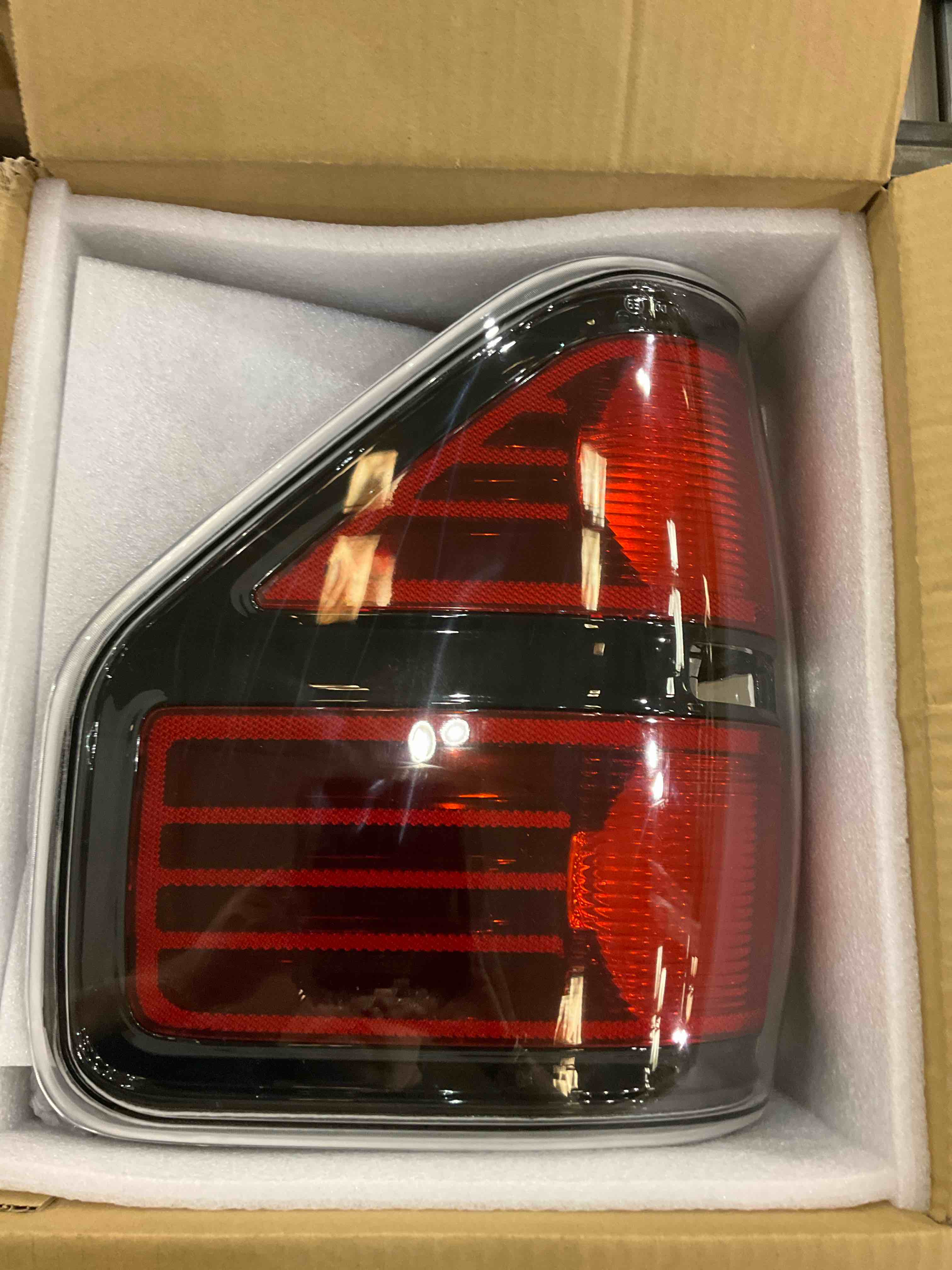 https://s3.amazonaws.com/lotting-images-prod/BargainHunt/EXS00381926_1715869195264.jpeg