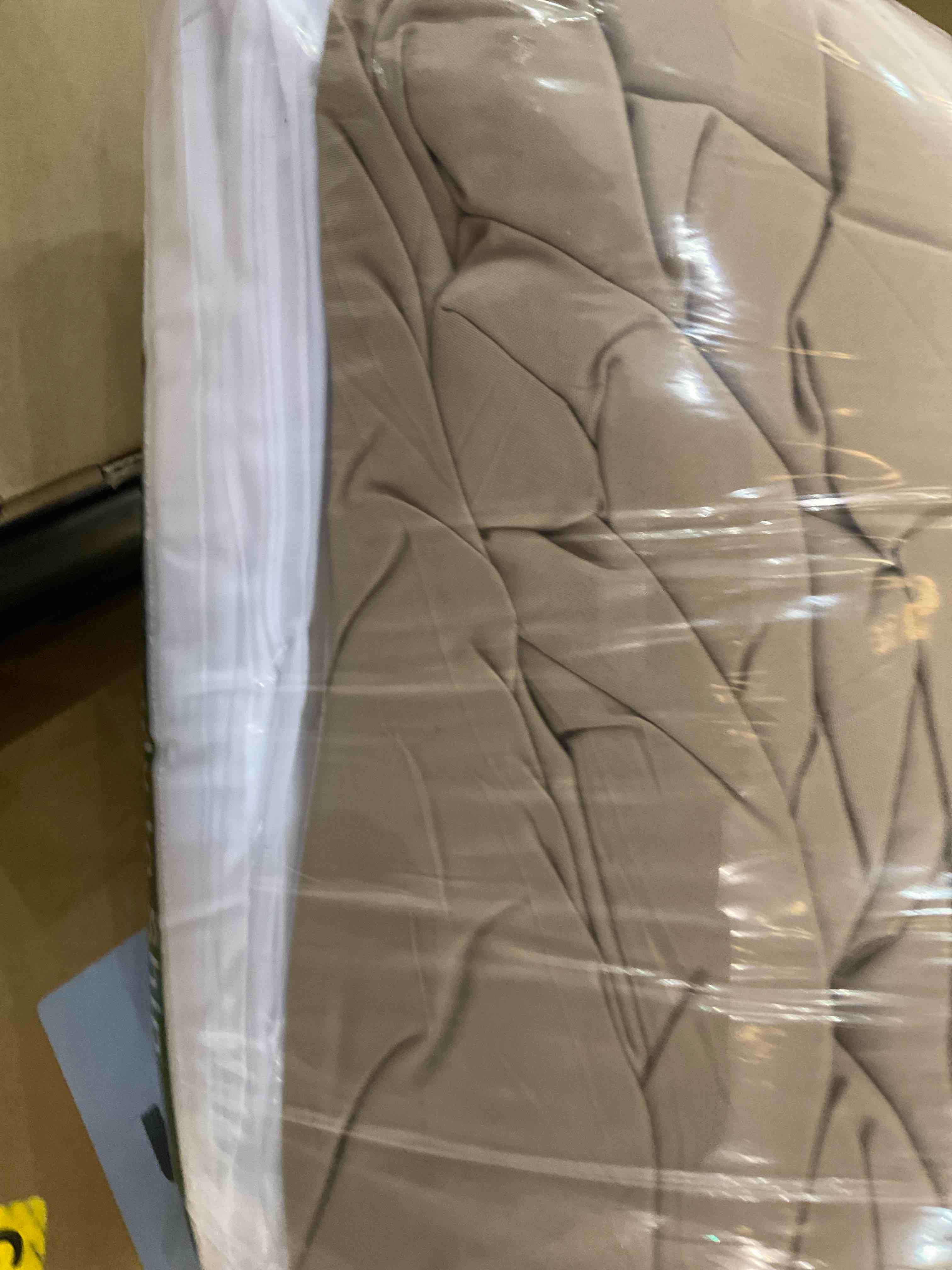 https://s3.amazonaws.com/lotting-images-prod/BargainHunt/EXS00381995_1715880126302.jpeg