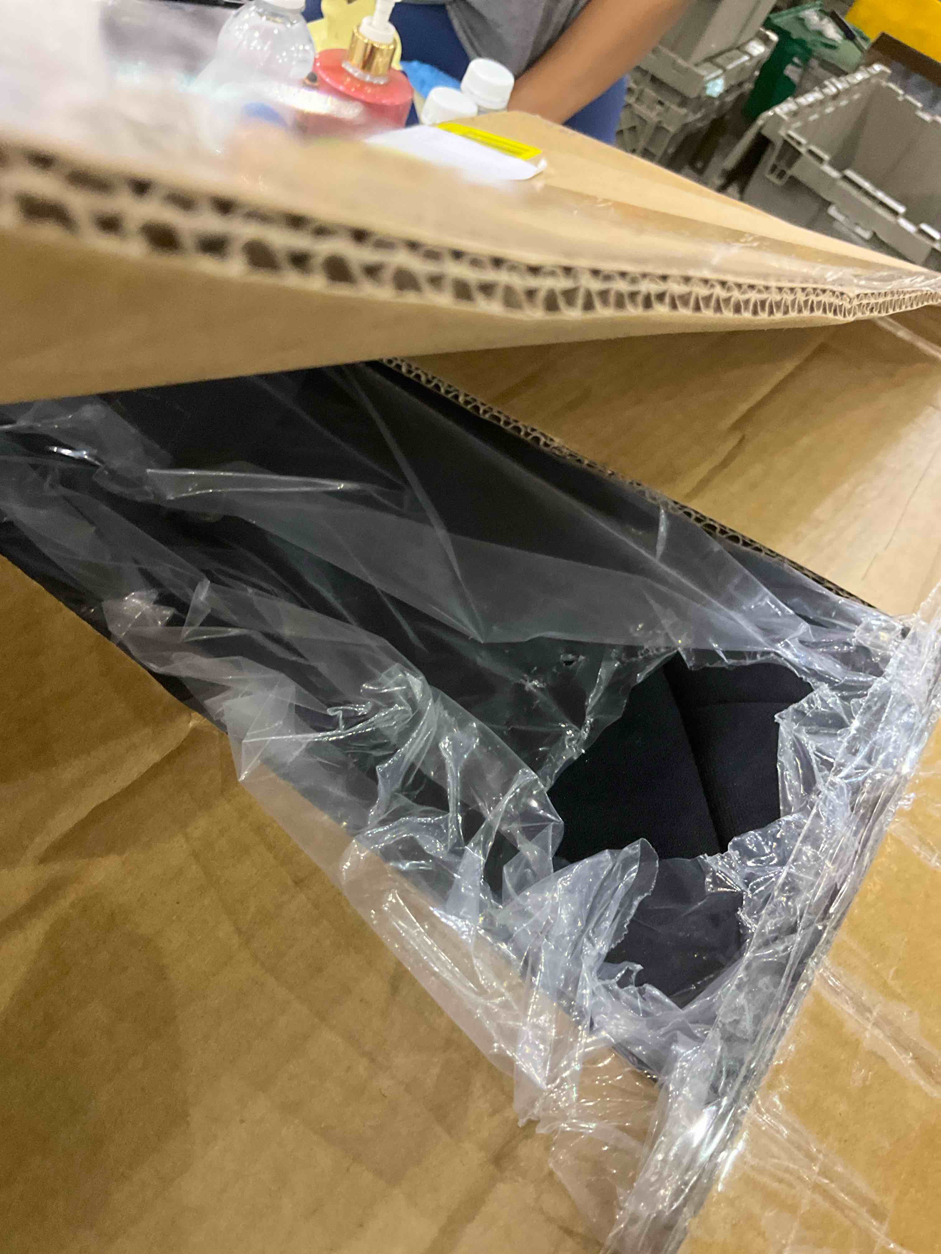 https://s3.amazonaws.com/lotting-images-prod/BargainHunt/EXS00382010_1717501263594.jpeg