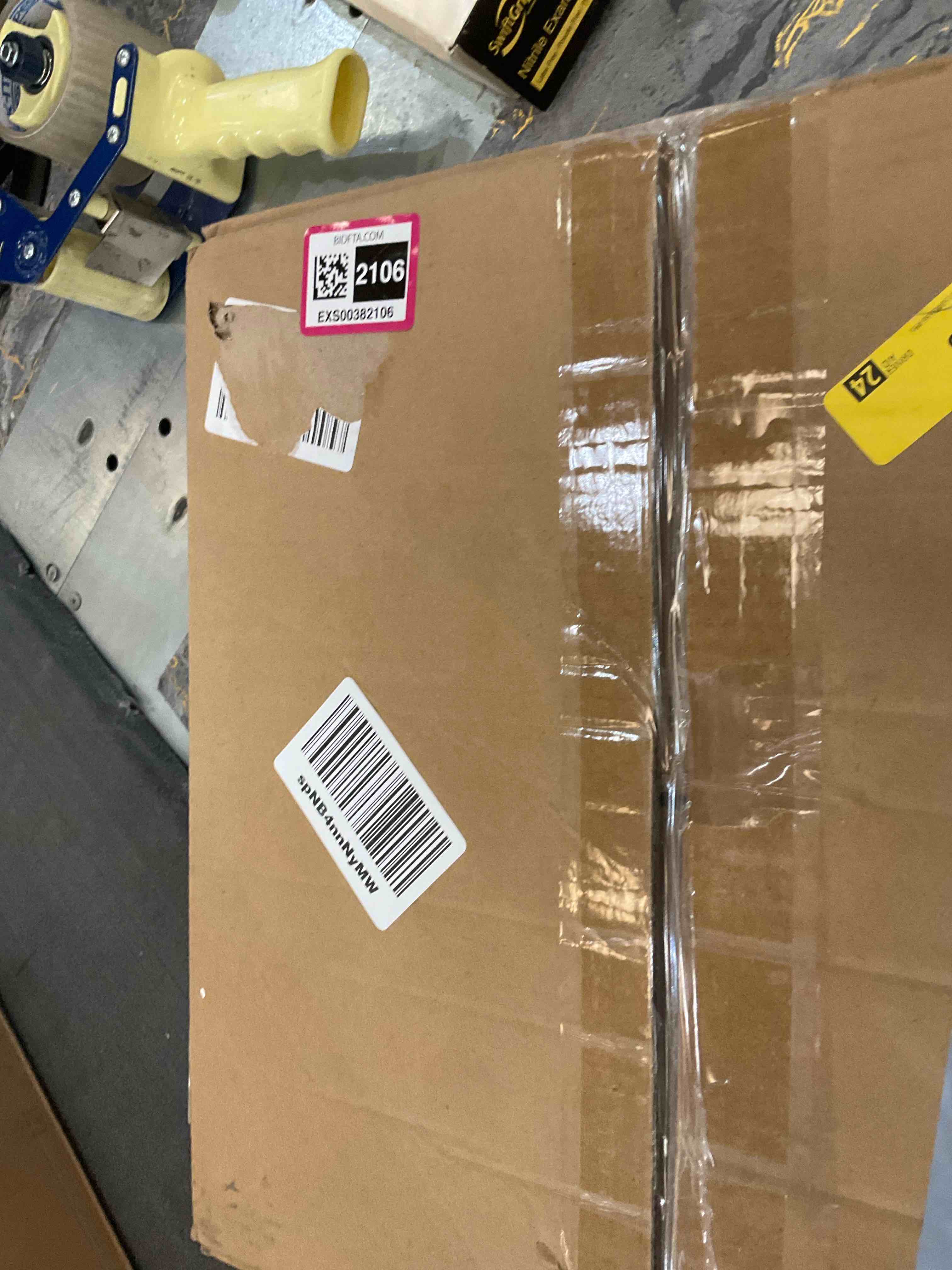 https://s3.amazonaws.com/lotting-images-prod/BargainHunt/EXS00382106_1717522736689.jpeg