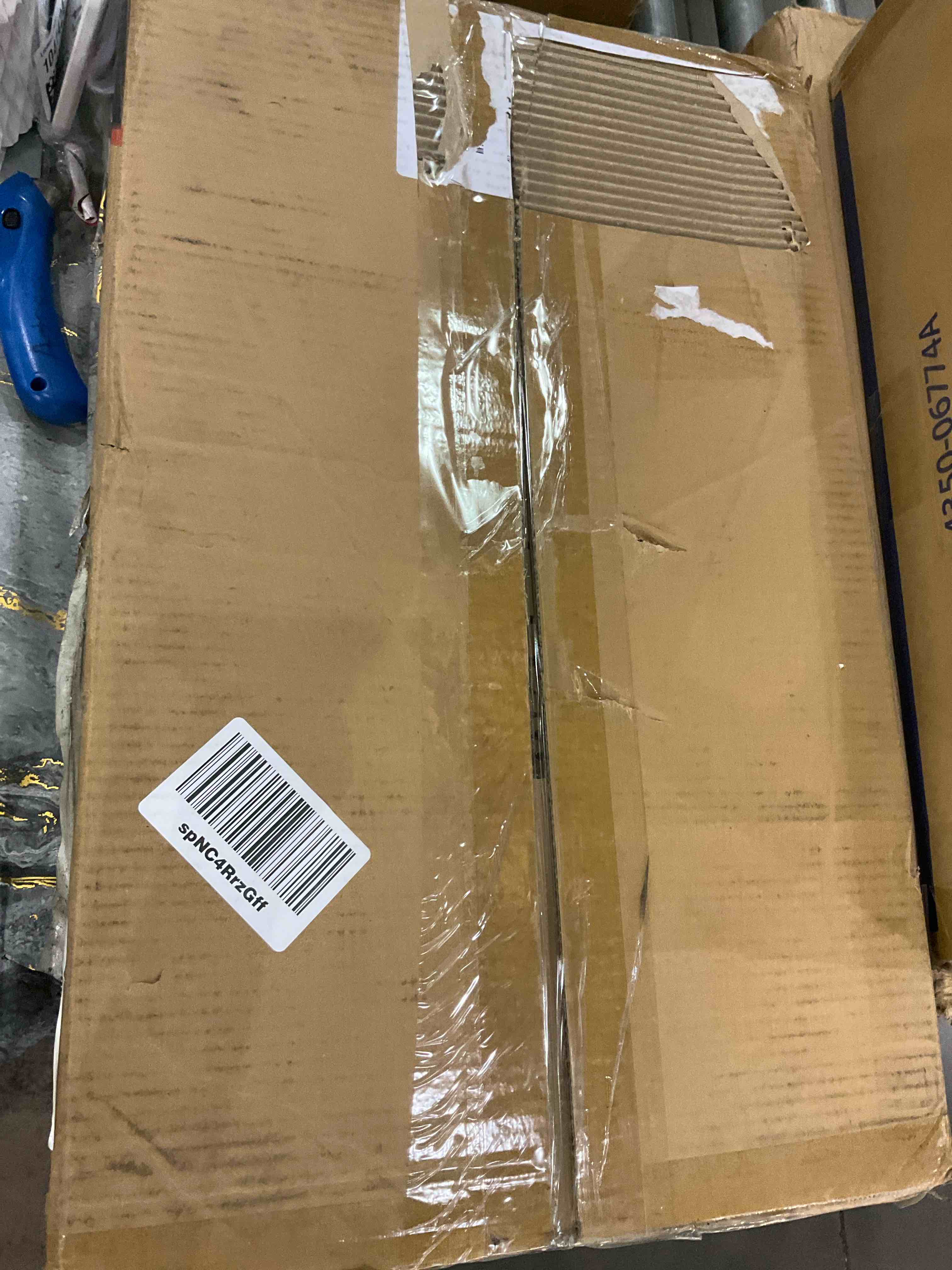 https://s3.amazonaws.com/lotting-images-prod/BargainHunt/EXS00382152_1717586883632.jpeg