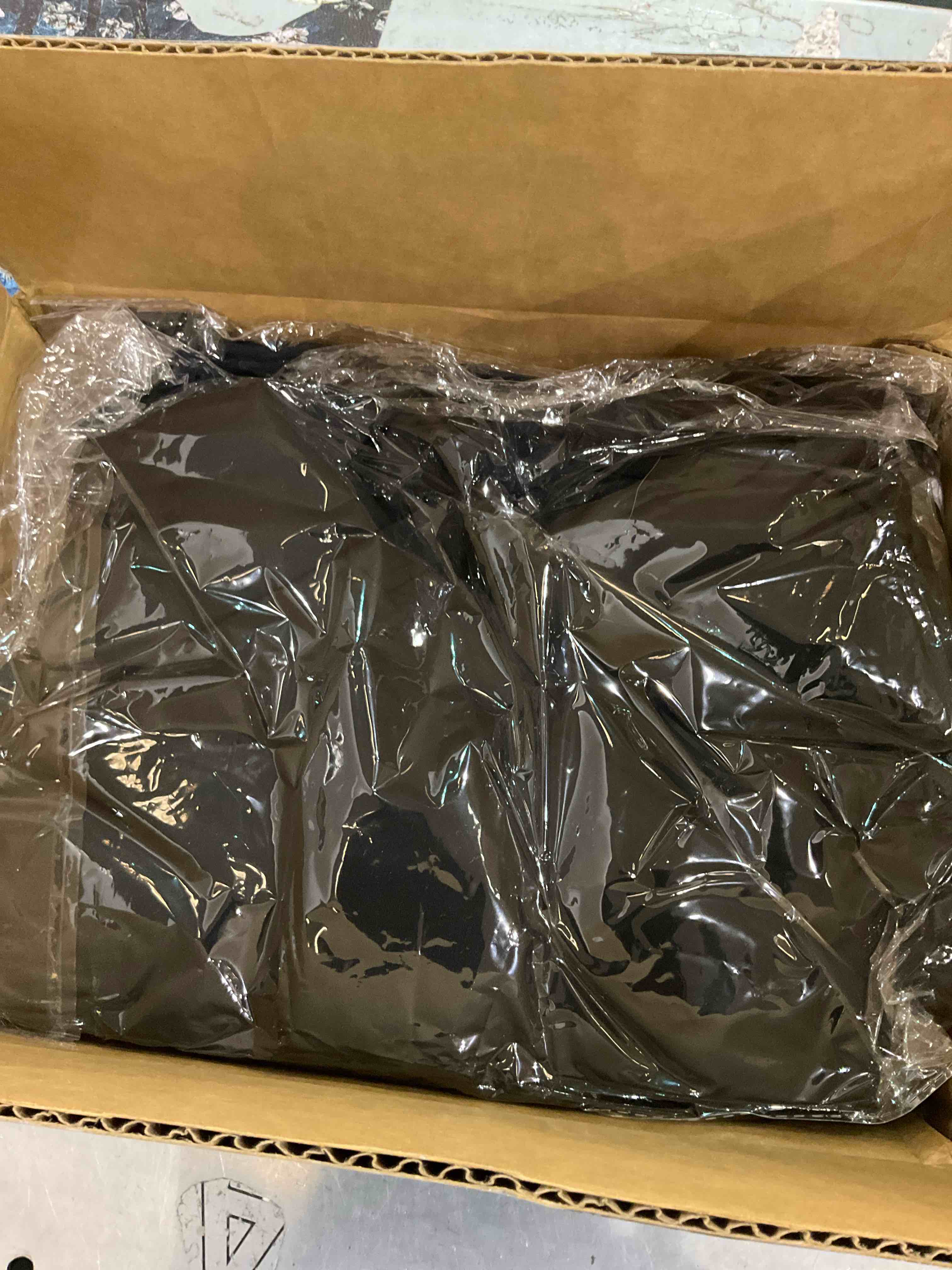 https://s3.amazonaws.com/lotting-images-prod/BargainHunt/EXS00382717_1715699866236.jpeg