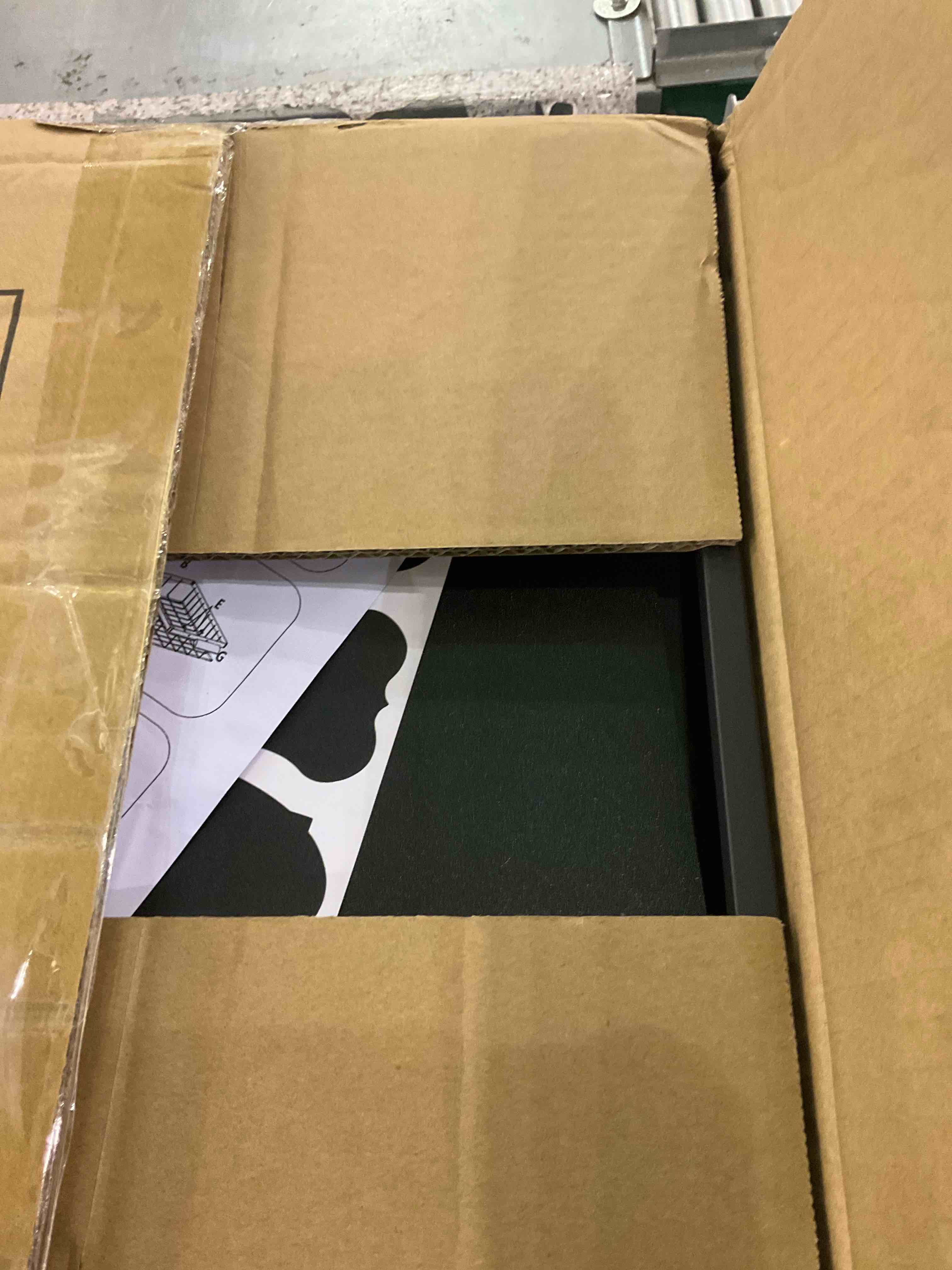 https://s3.amazonaws.com/lotting-images-prod/BargainHunt/EXS00382791_1715774422104.jpeg