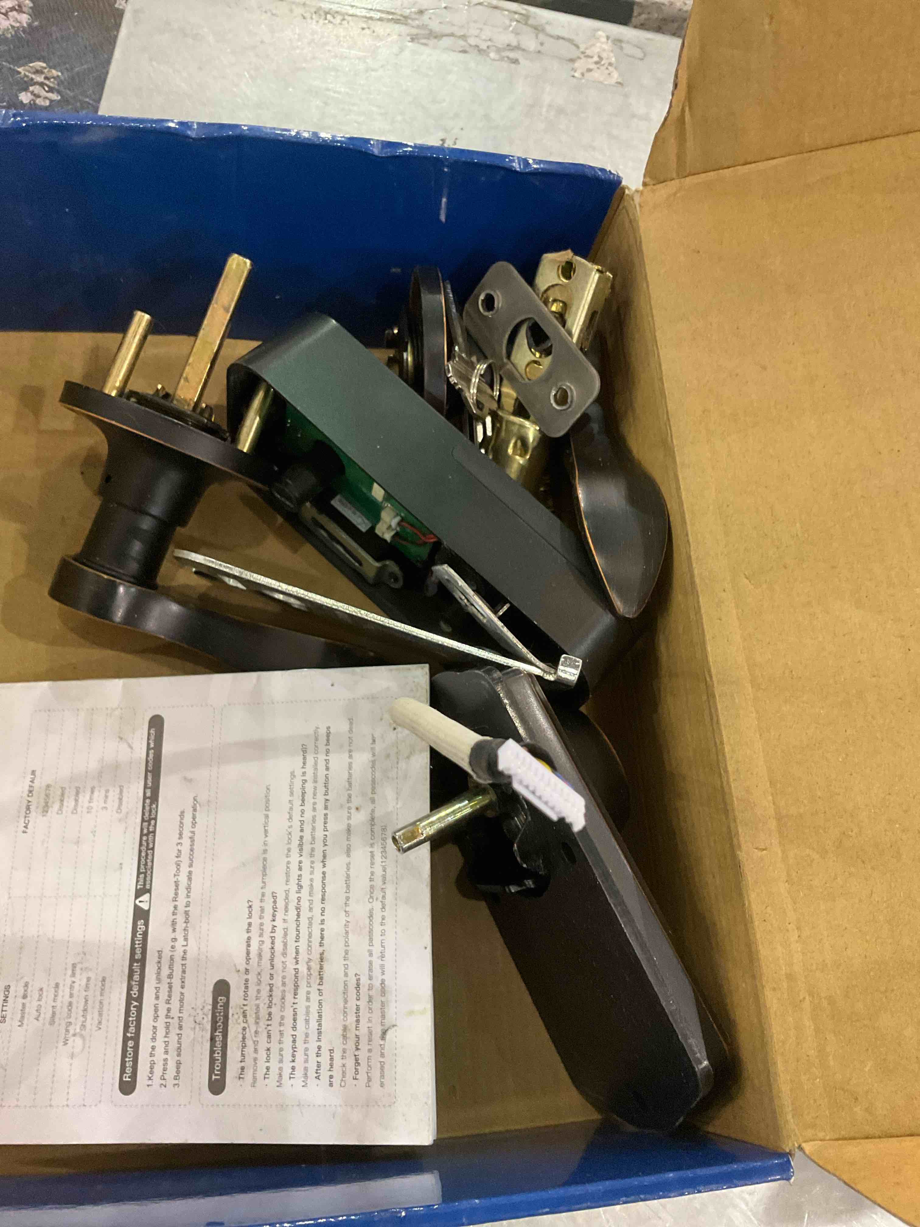 https://s3.amazonaws.com/lotting-images-prod/BargainHunt/EXS00382951_1715863793199.jpeg