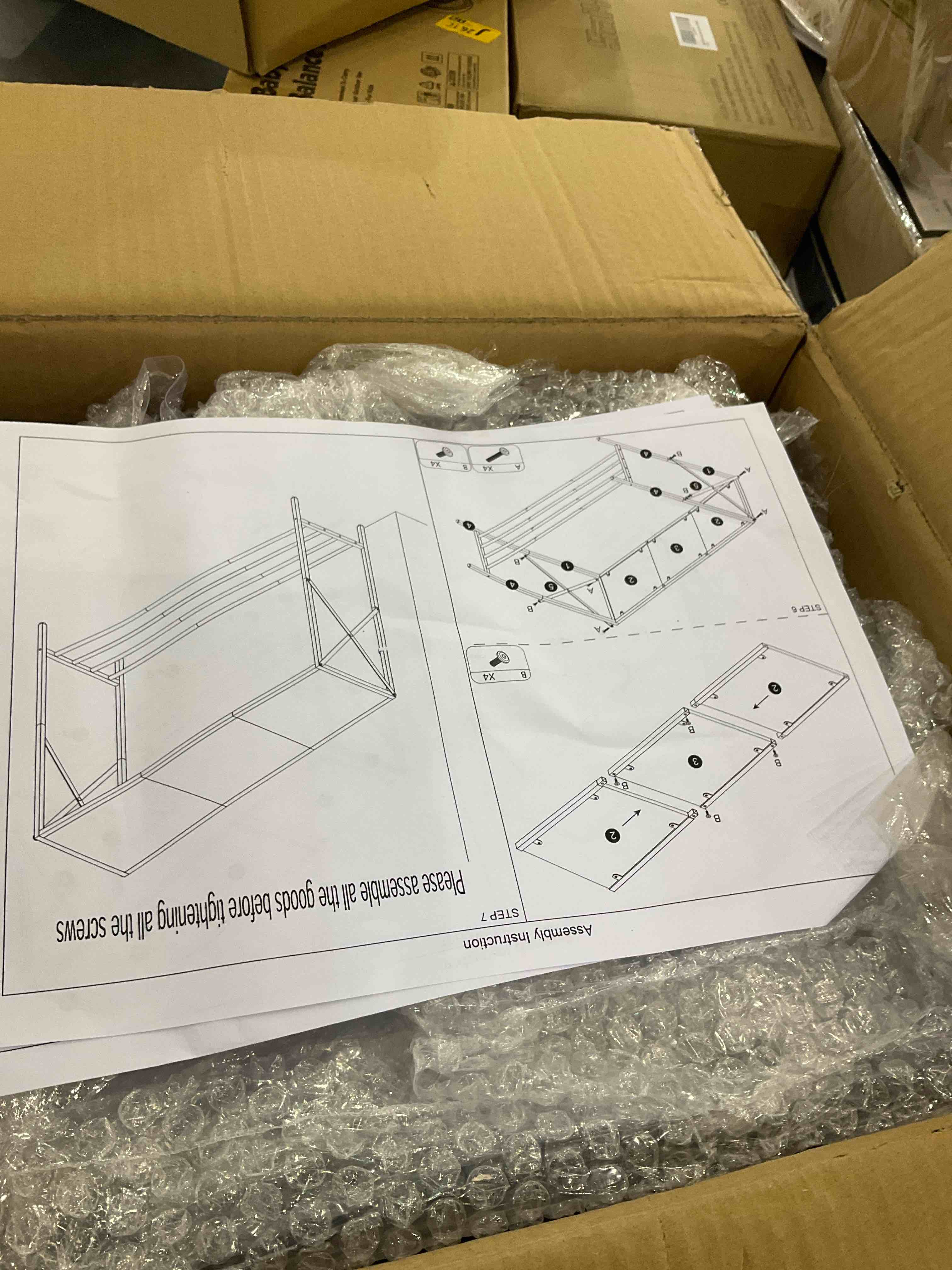https://s3.amazonaws.com/lotting-images-prod/BargainHunt/EXS00382977_1715869545807.jpeg