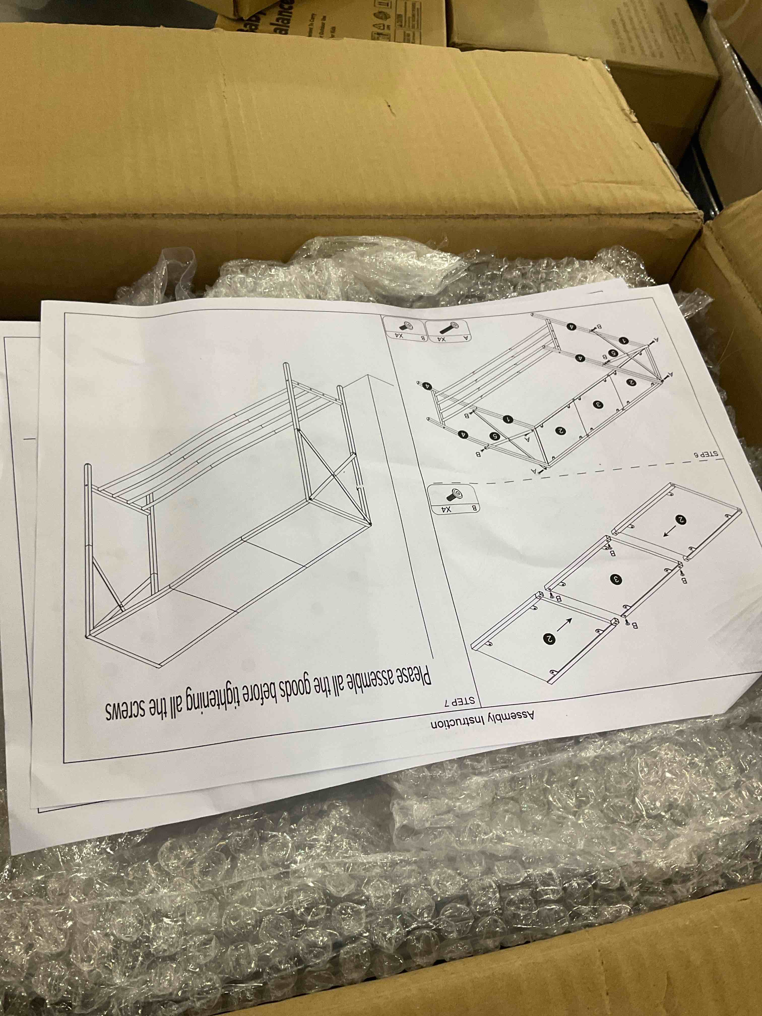 https://s3.amazonaws.com/lotting-images-prod/BargainHunt/EXS00382977_1715869546751.jpeg