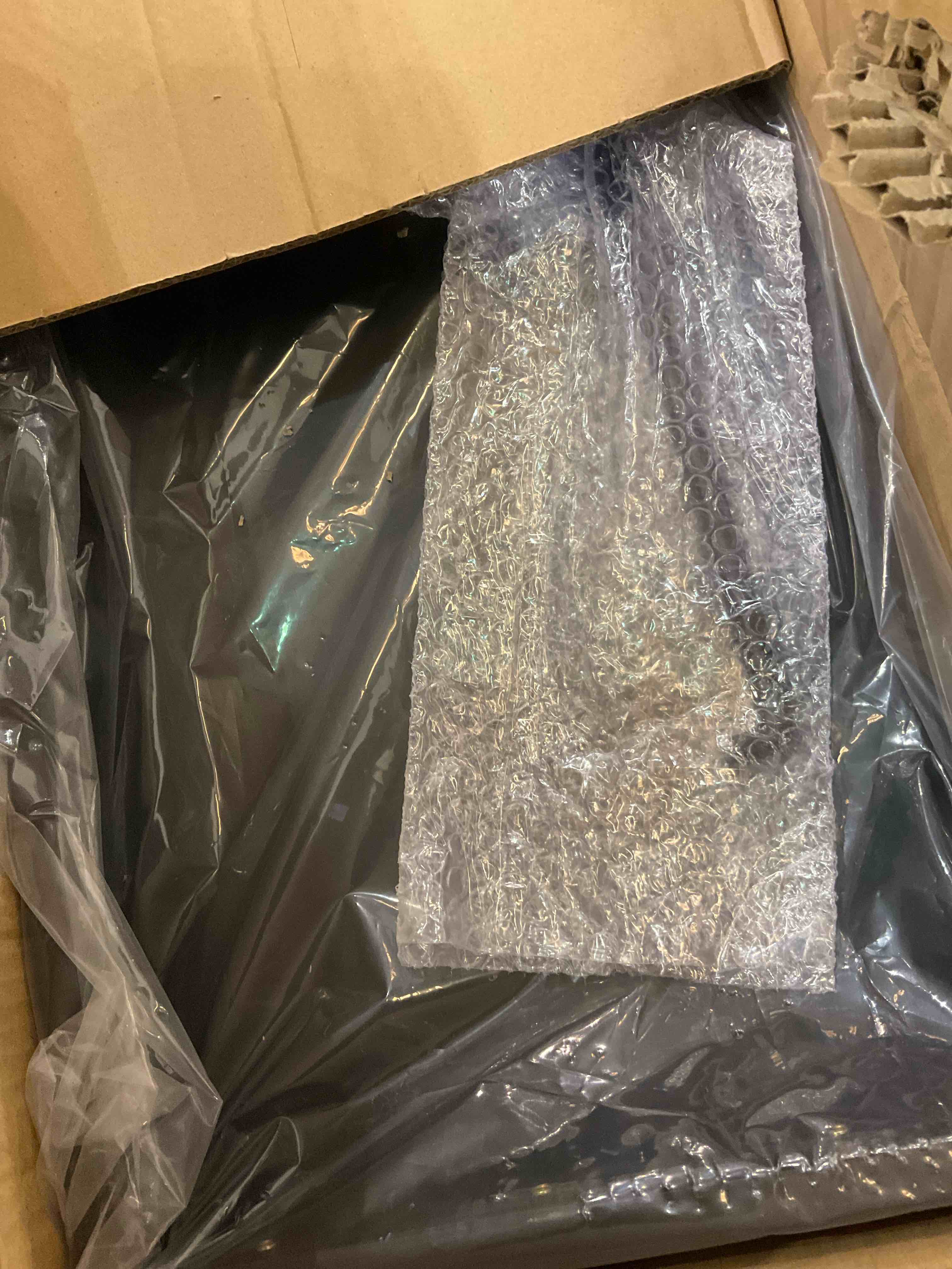 https://s3.amazonaws.com/lotting-images-prod/BargainHunt/EXS00383106_1715783827857.jpeg