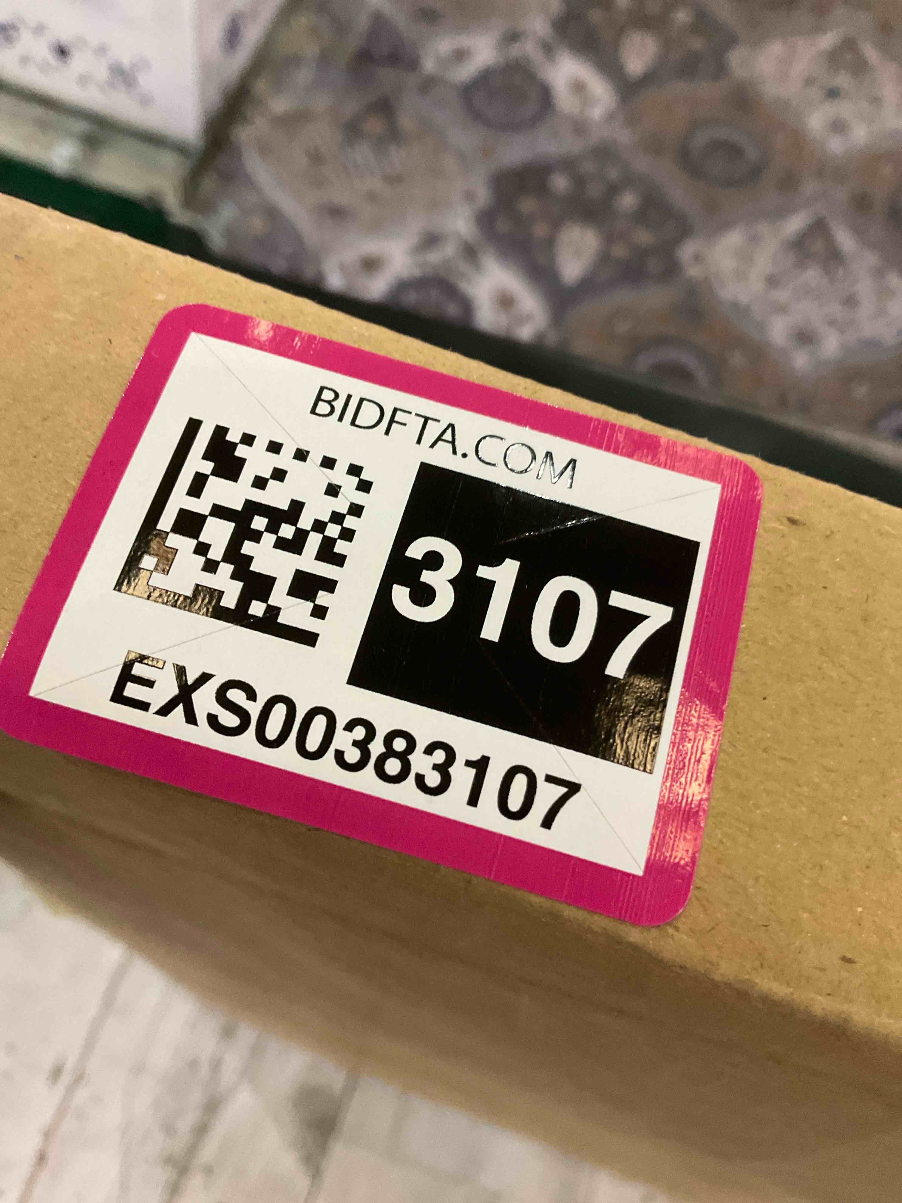 https://s3.amazonaws.com/lotting-images-prod/BargainHunt/EXS00383107_1715783885379.jpeg