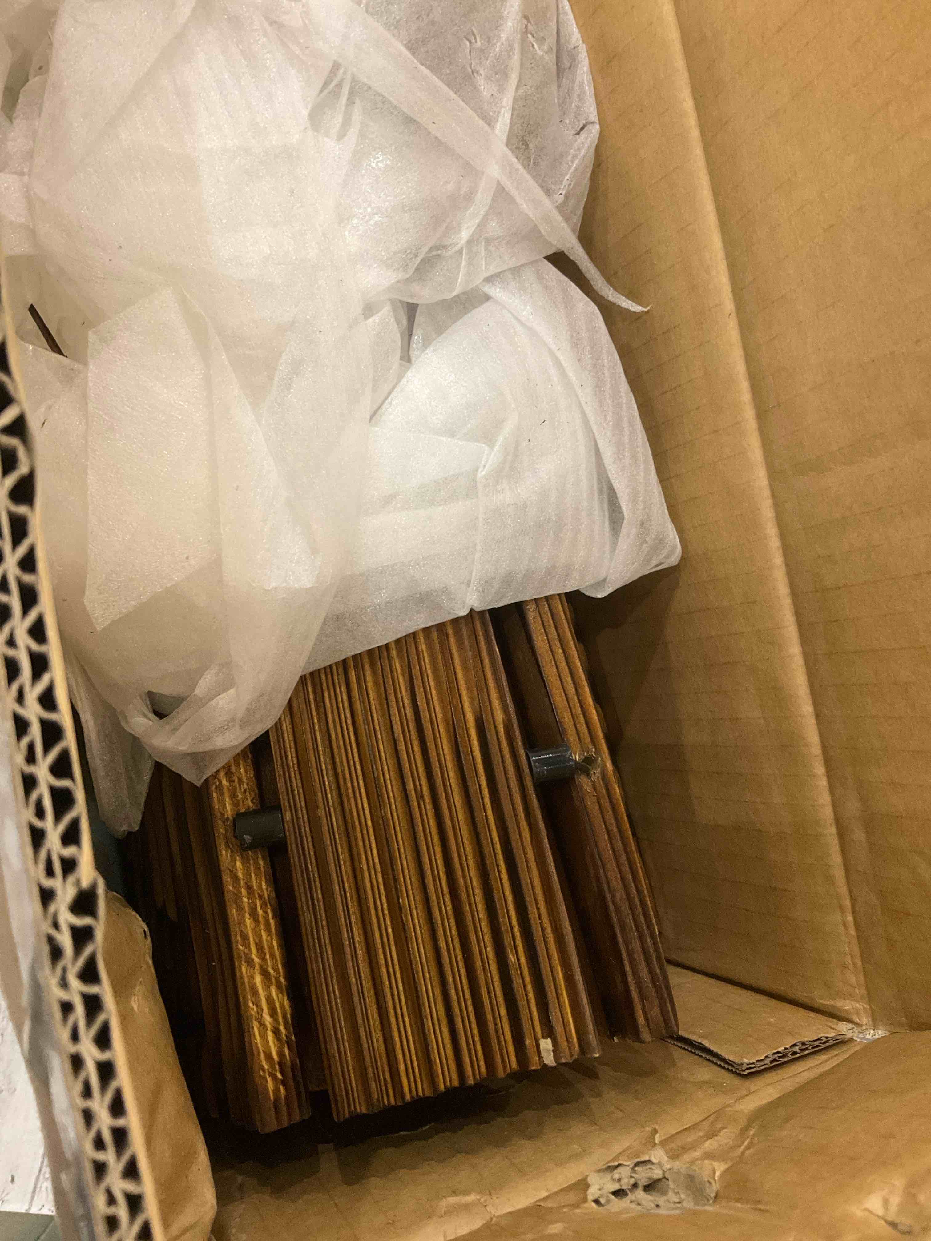 https://s3.amazonaws.com/lotting-images-prod/BargainHunt/EXS00383236_1715880483029.jpeg