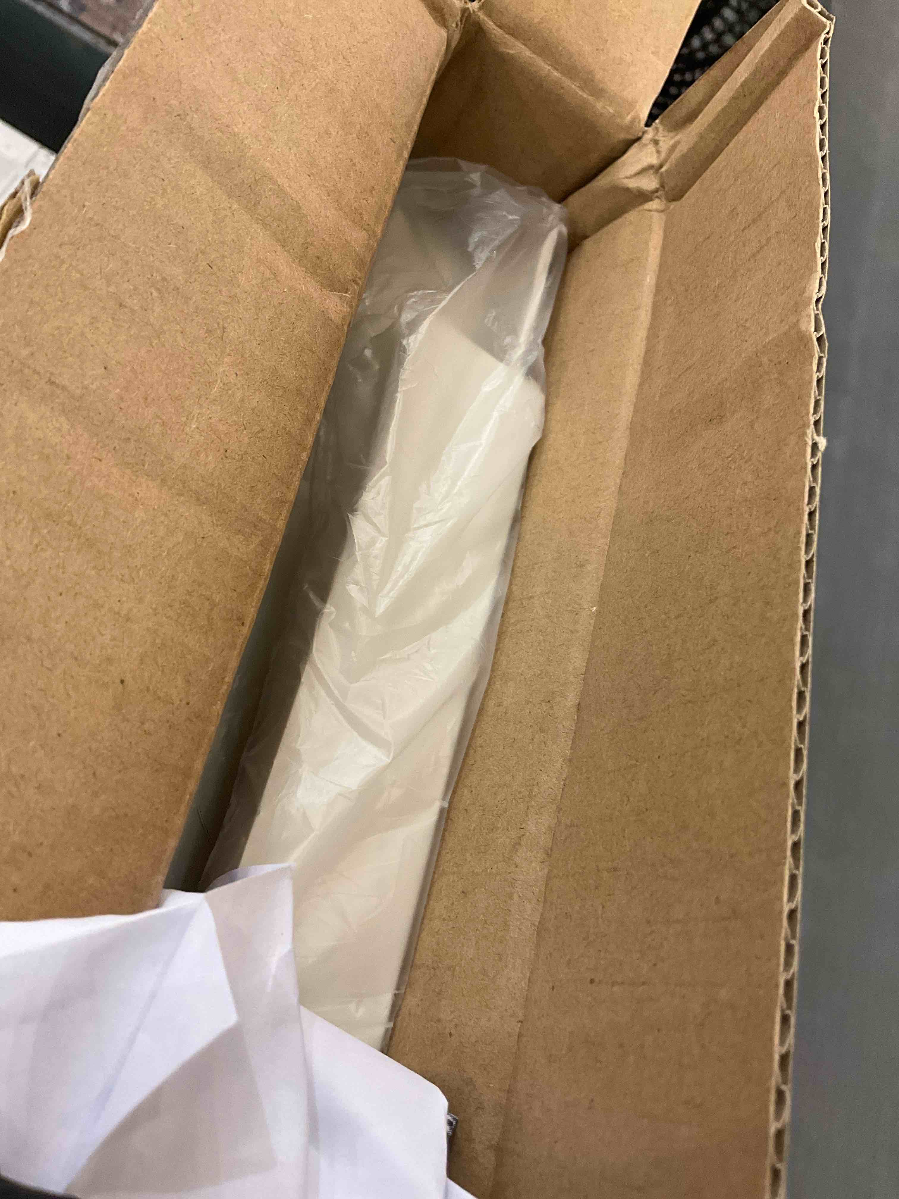 https://s3.amazonaws.com/lotting-images-prod/BargainHunt/EXS00383488_1716226836756.jpeg