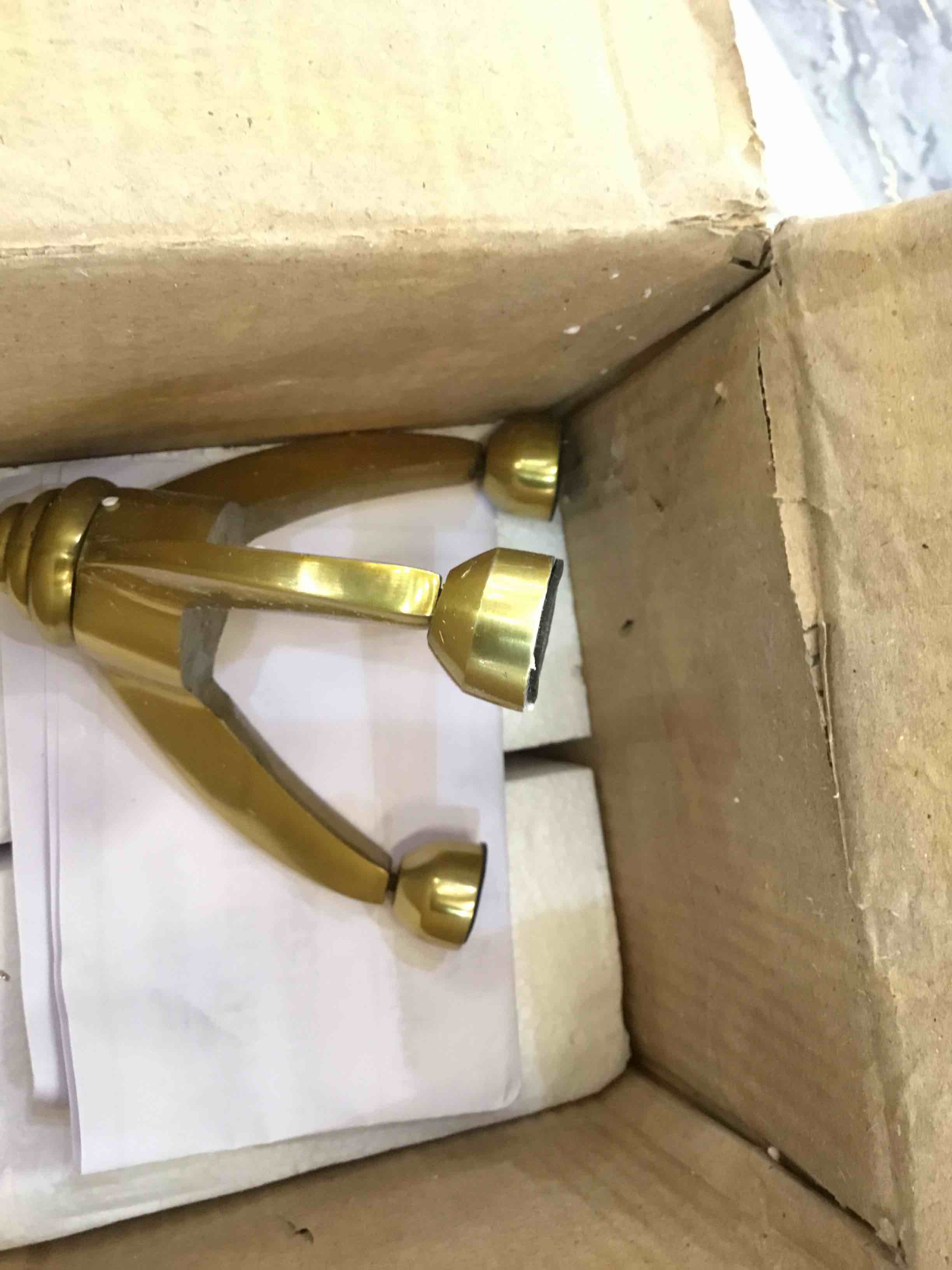 https://s3.amazonaws.com/lotting-images-prod/BargainHunt/EXS00383865_1715883894847.jpeg