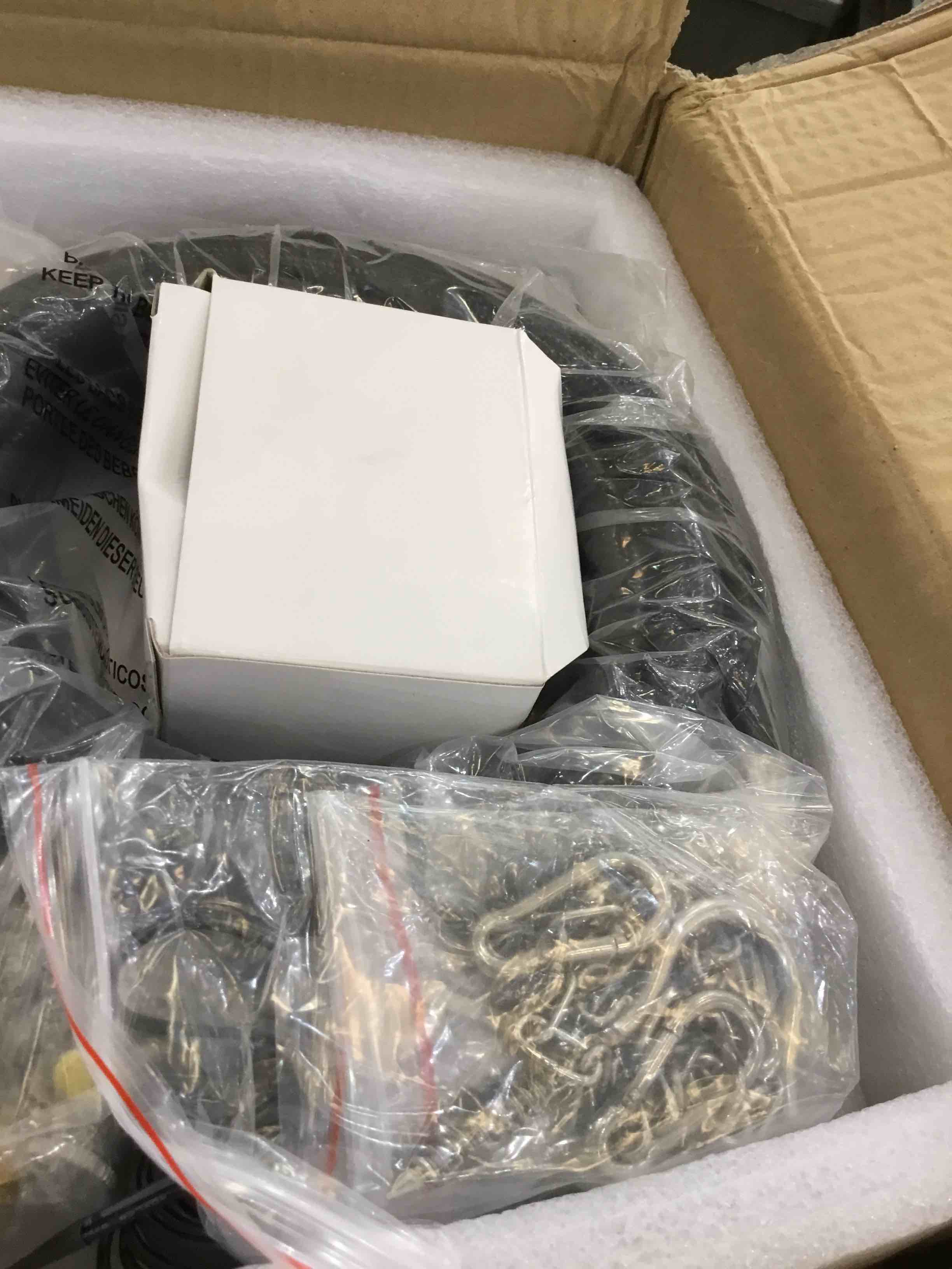 https://s3.amazonaws.com/lotting-images-prod/BargainHunt/EXS00383868_1715884225296.jpeg