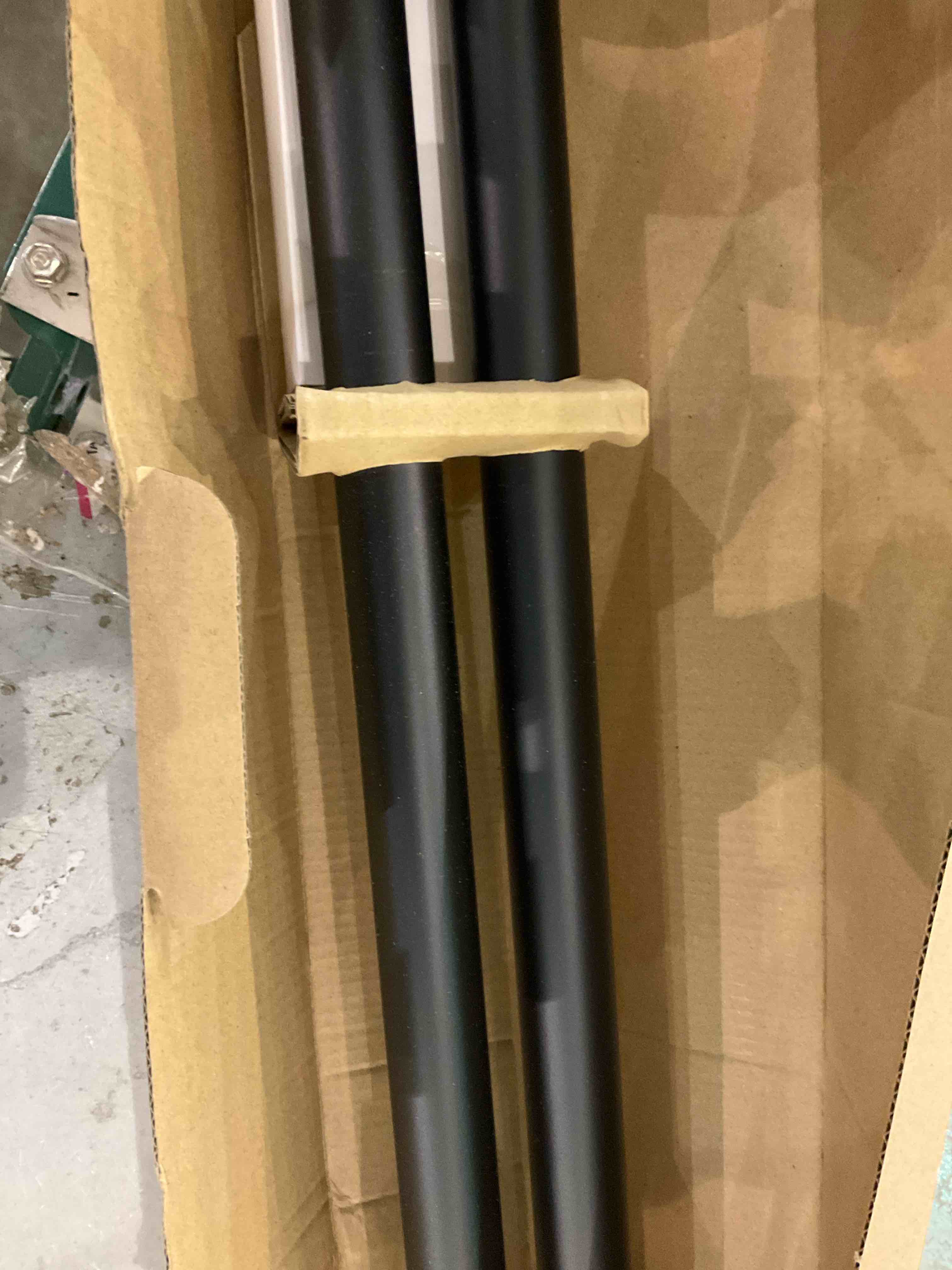 https://s3.amazonaws.com/lotting-images-prod/BargainHunt/EXS00384101_1716549783688.jpeg